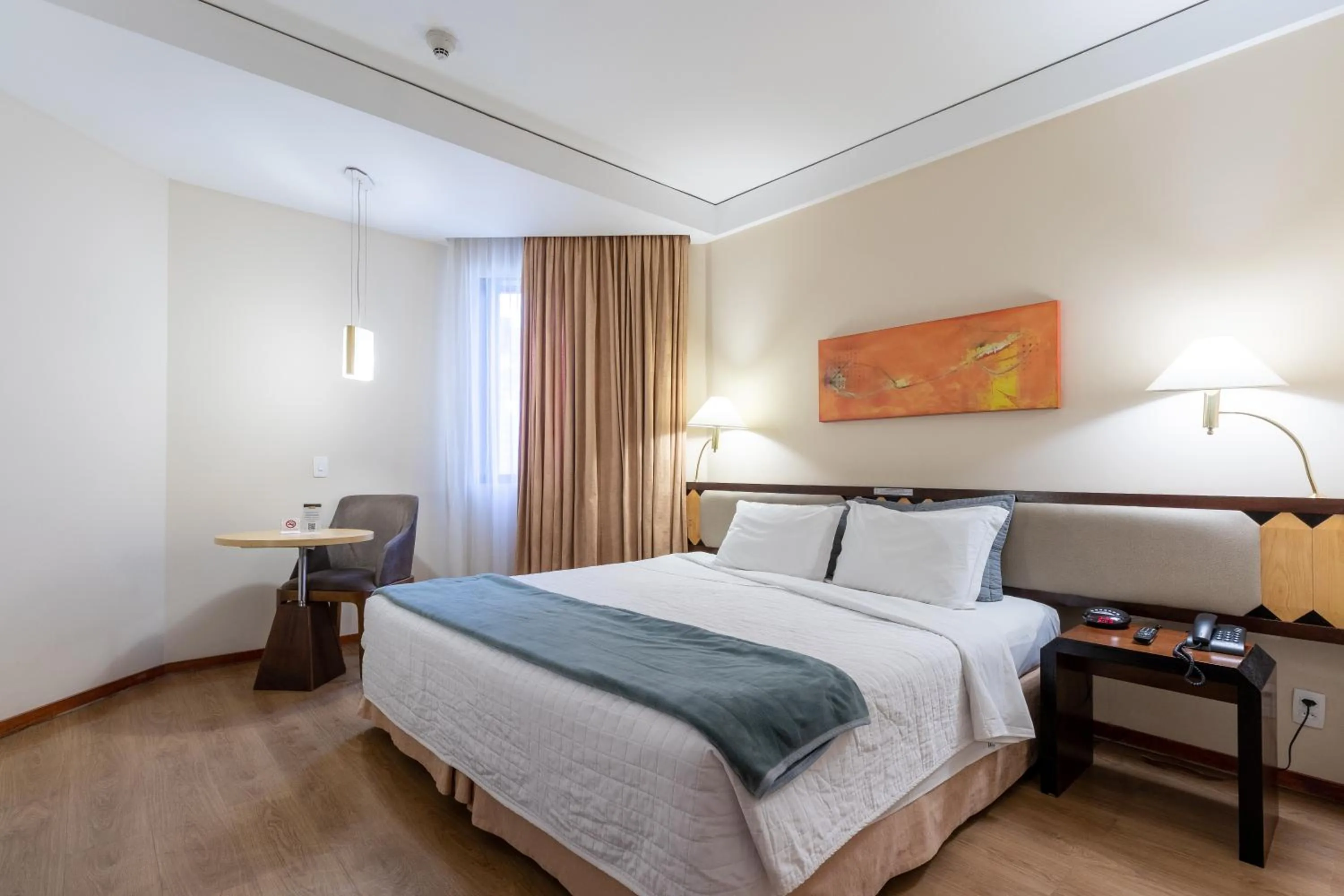 Bed in Golden Tower Pinheiros by Fênix Hotéis