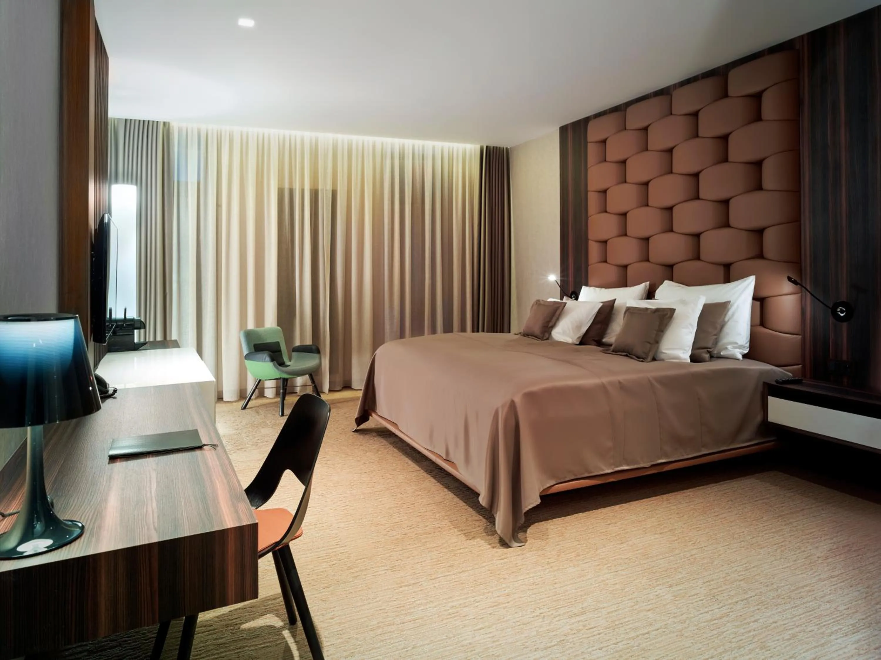 Bed in Theatre Hotel