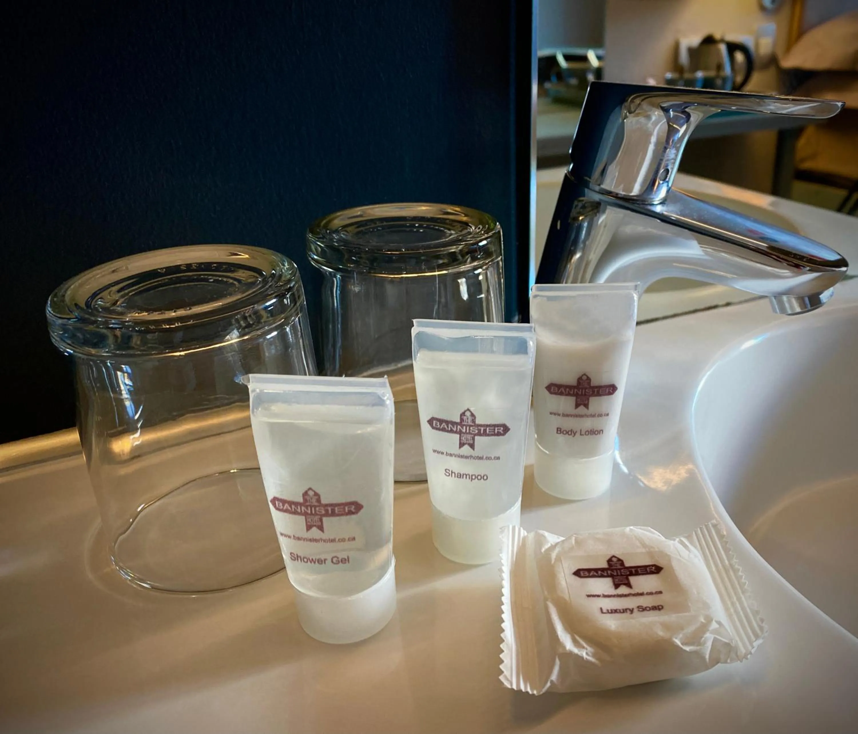 Shower in Bannister Hotel