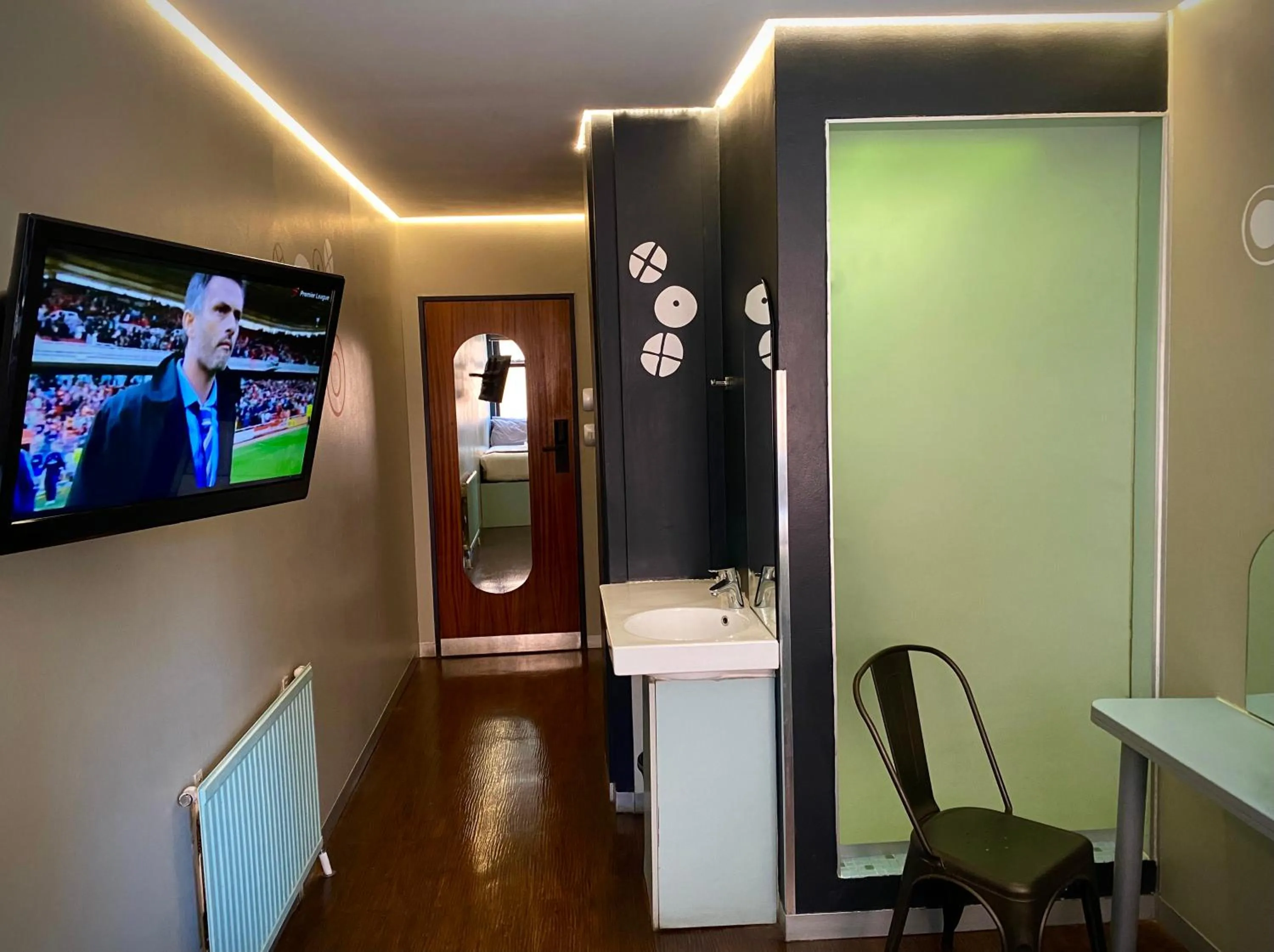 TV and multimedia in Bannister Hotel