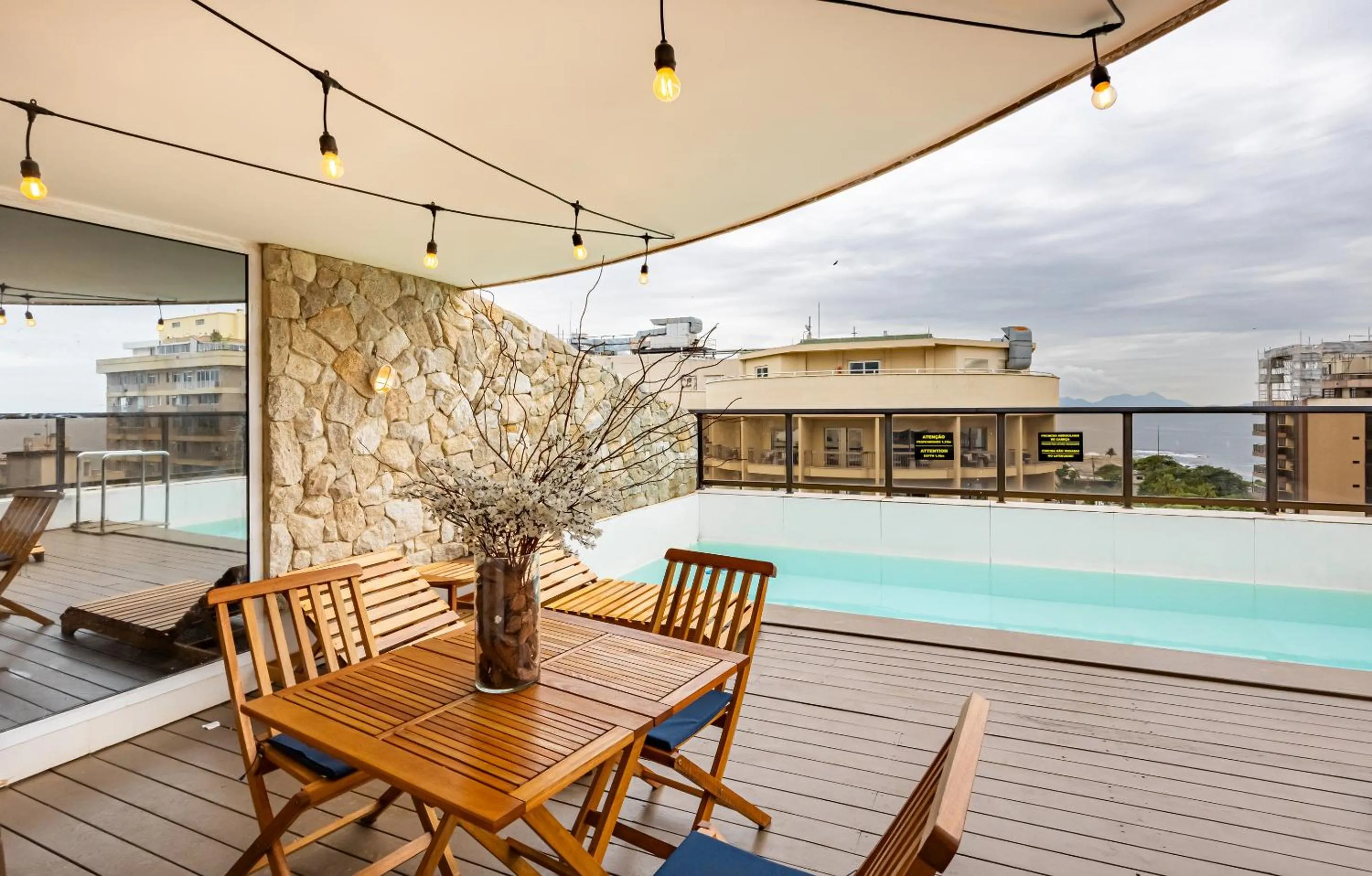 Swimming pool in B&B HOTEL Rio Copacabana Forte