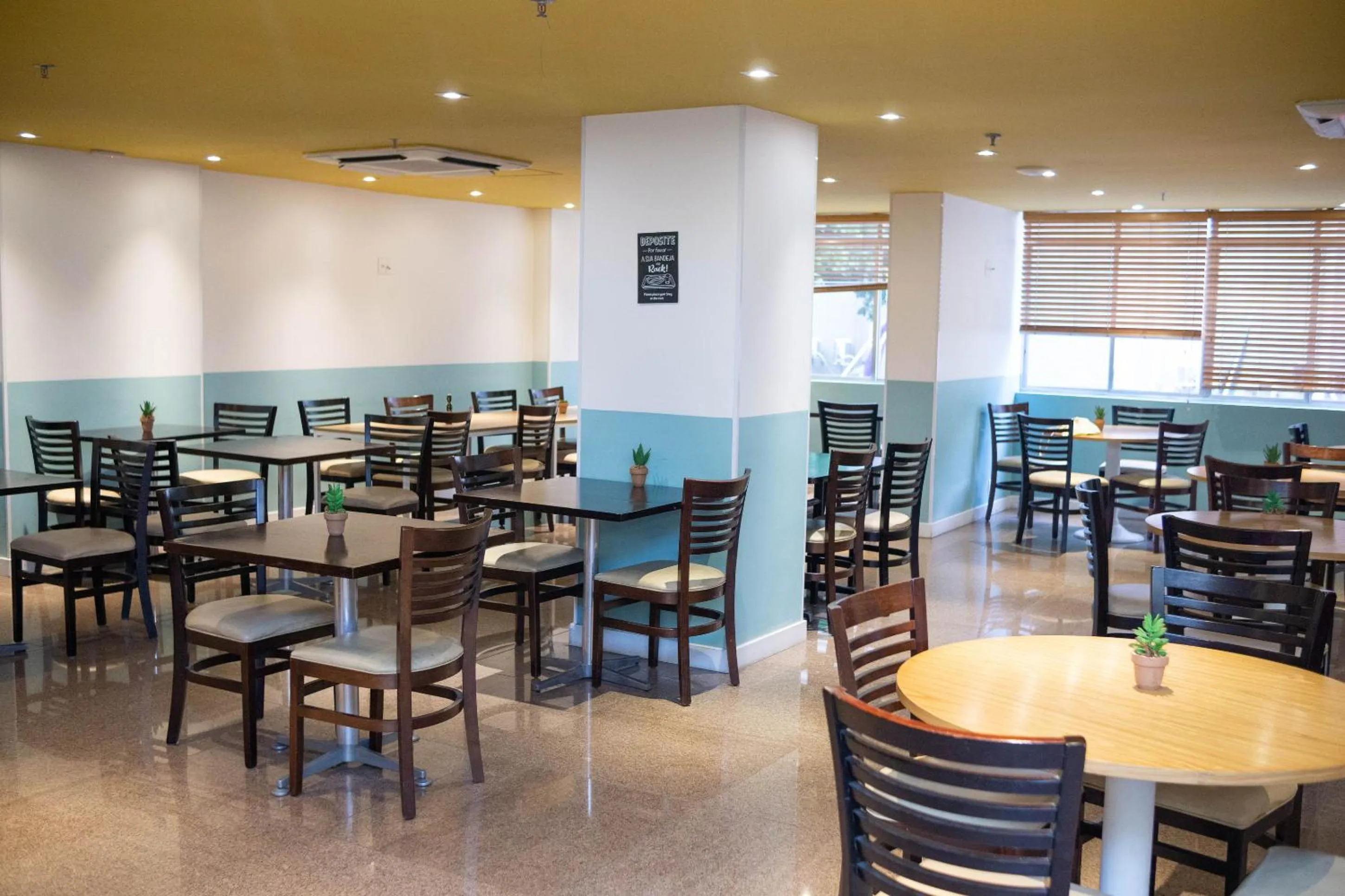 Restaurant/places to eat in B&B HOTEL Rio Copacabana Forte