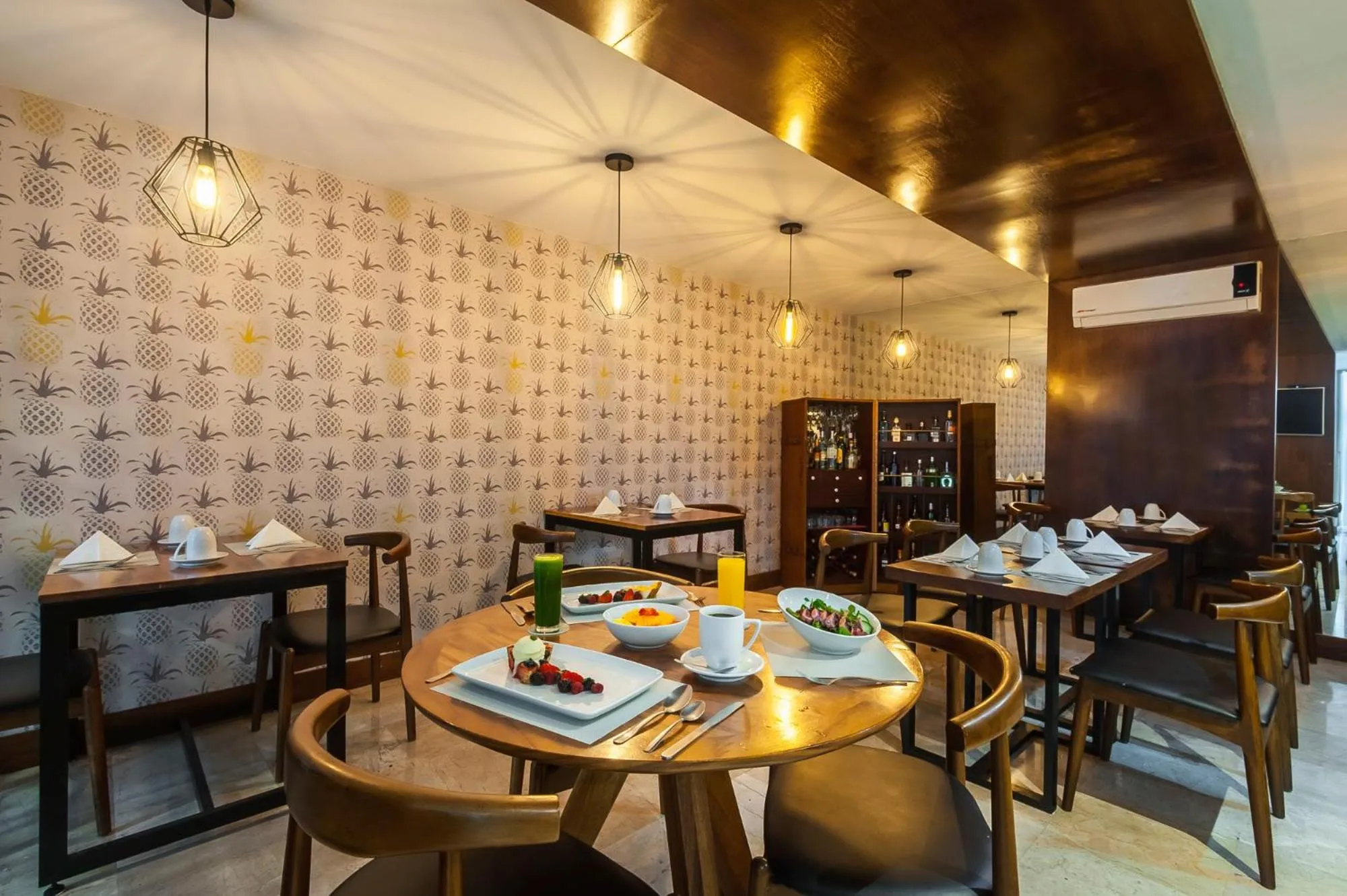 Restaurant/places to eat in FCH Hotel Expo Adults only