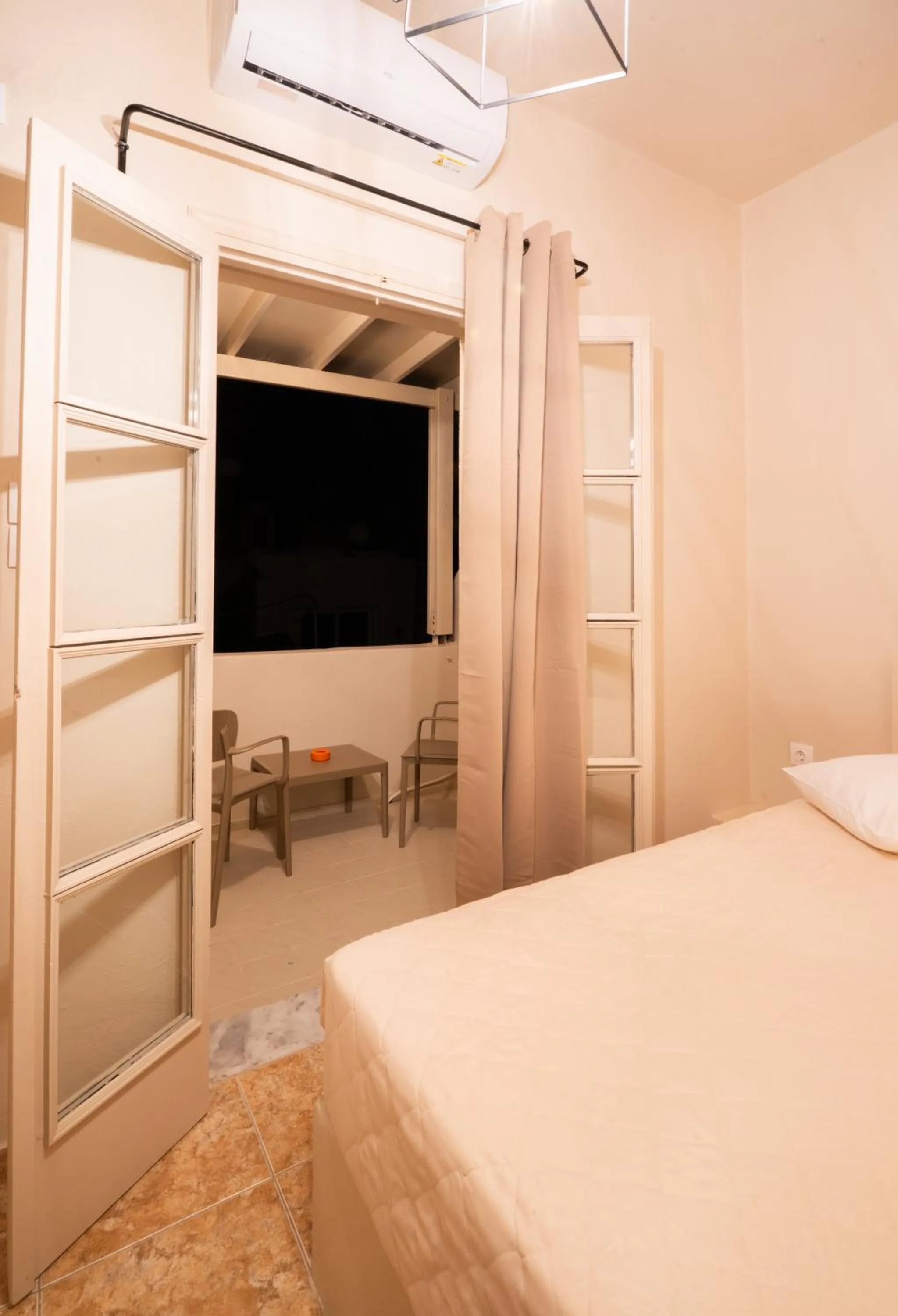 Photo of the whole room, Bed in Villa Toula