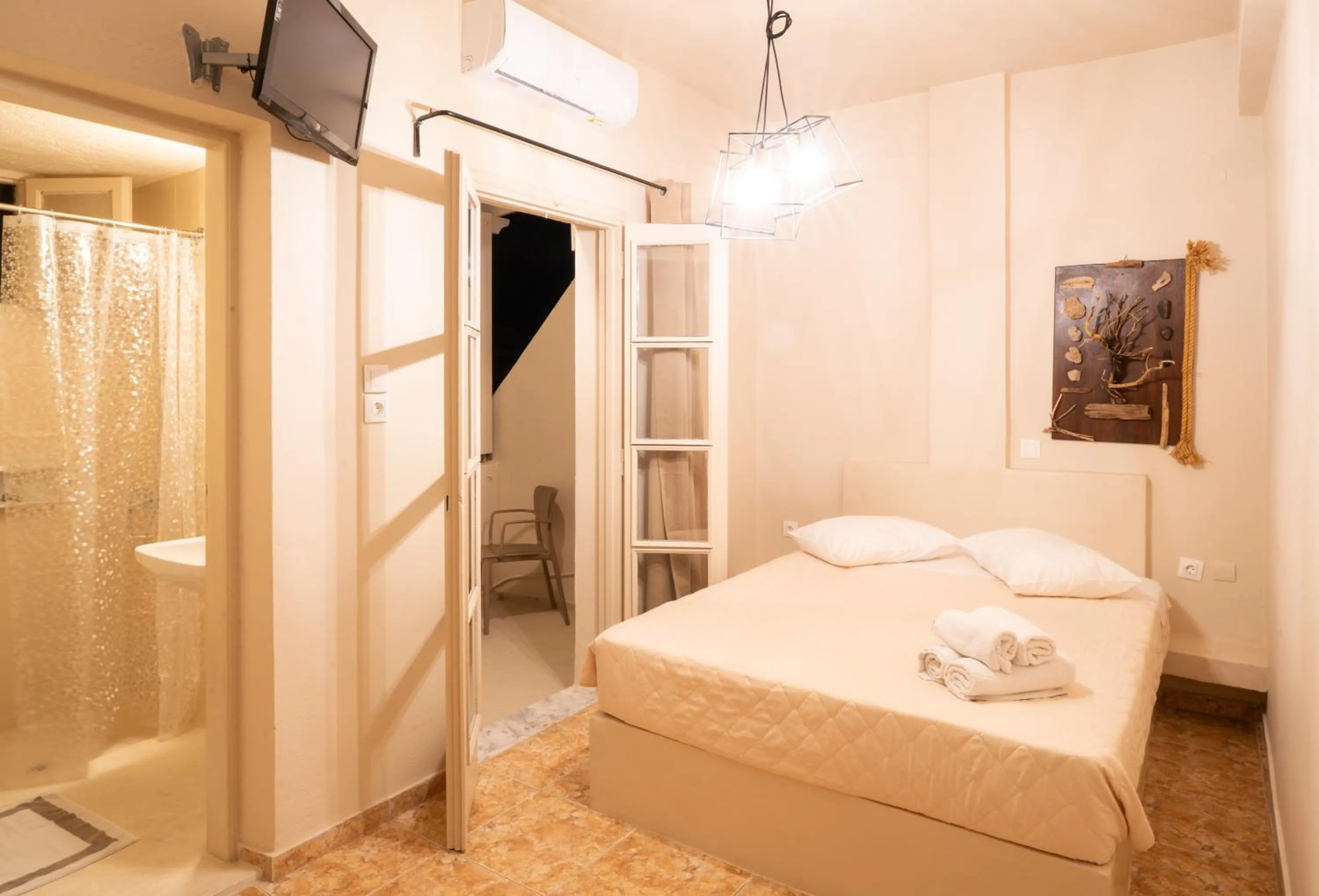 Photo of the whole room, Bed in Villa Toula