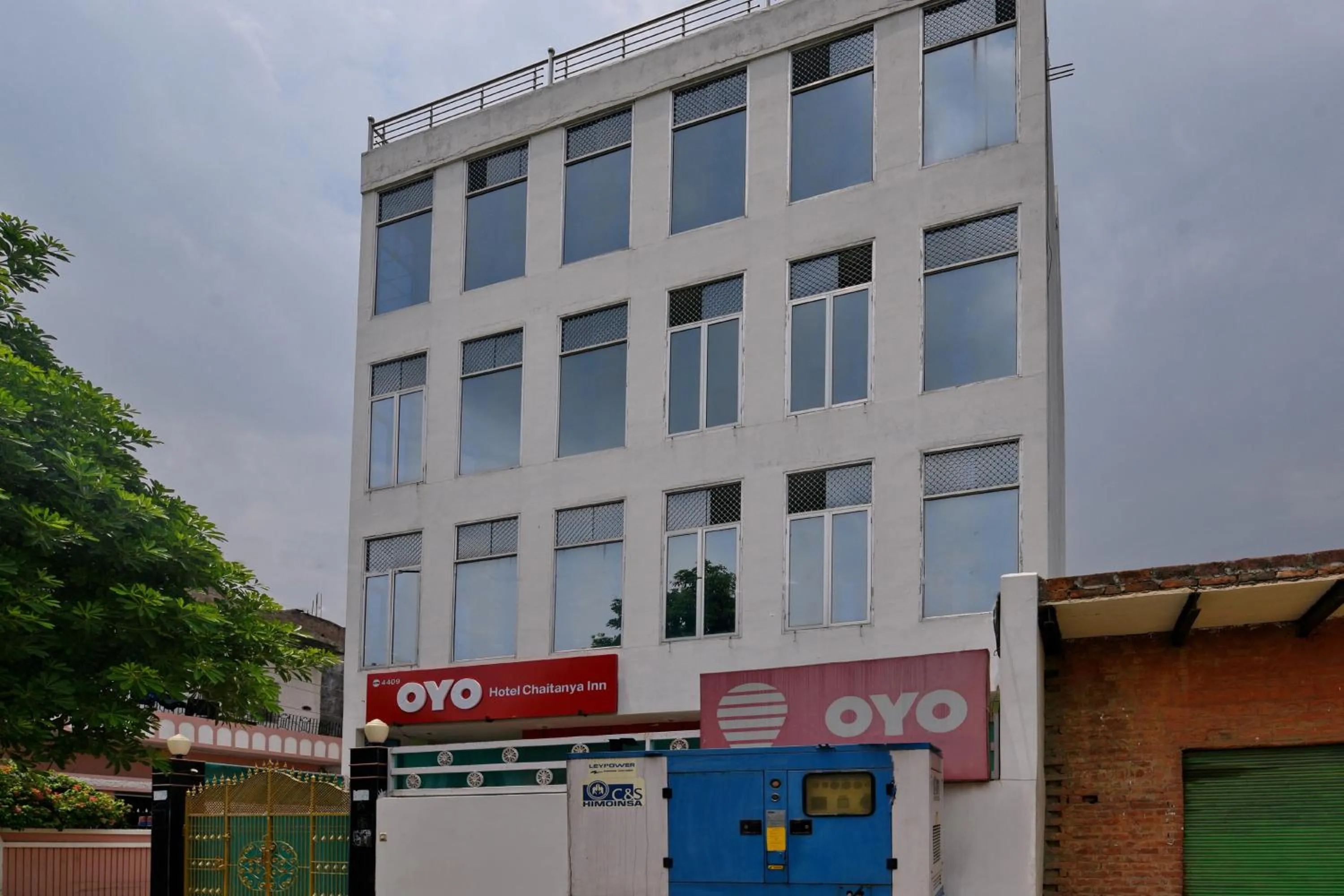 Facade/entrance in Hotel O Chaitanya Inn