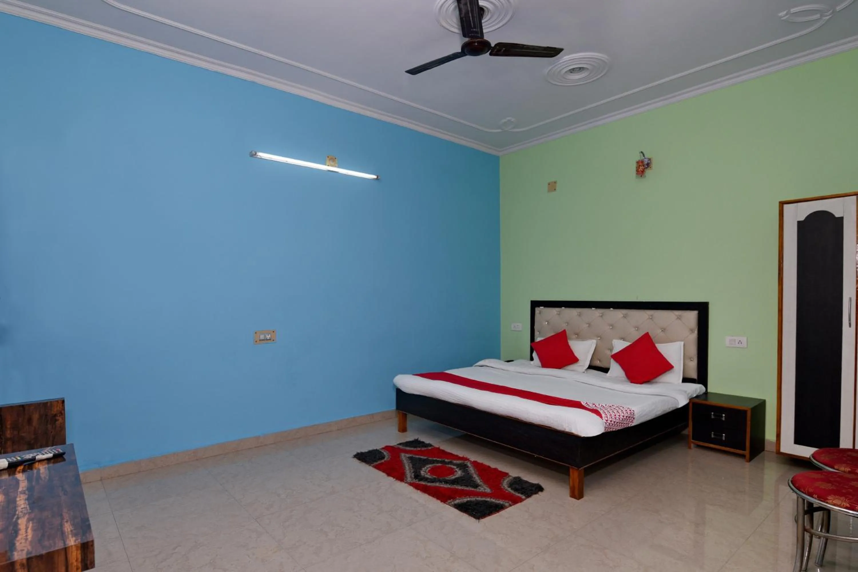 Bedroom, Bed in Hotel O Chaitanya Inn