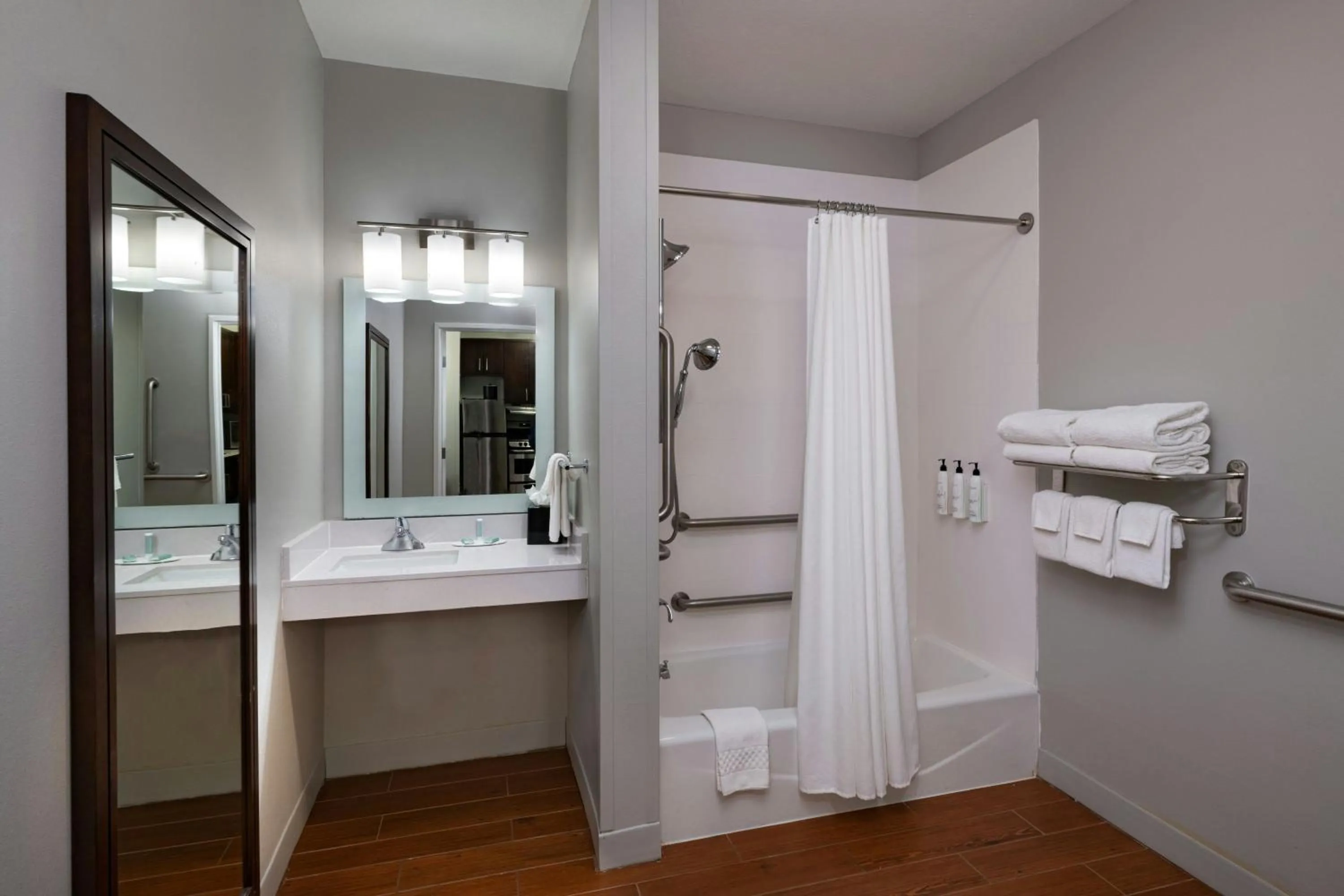 Bathroom in TownePlace Suites by Marriott Ames