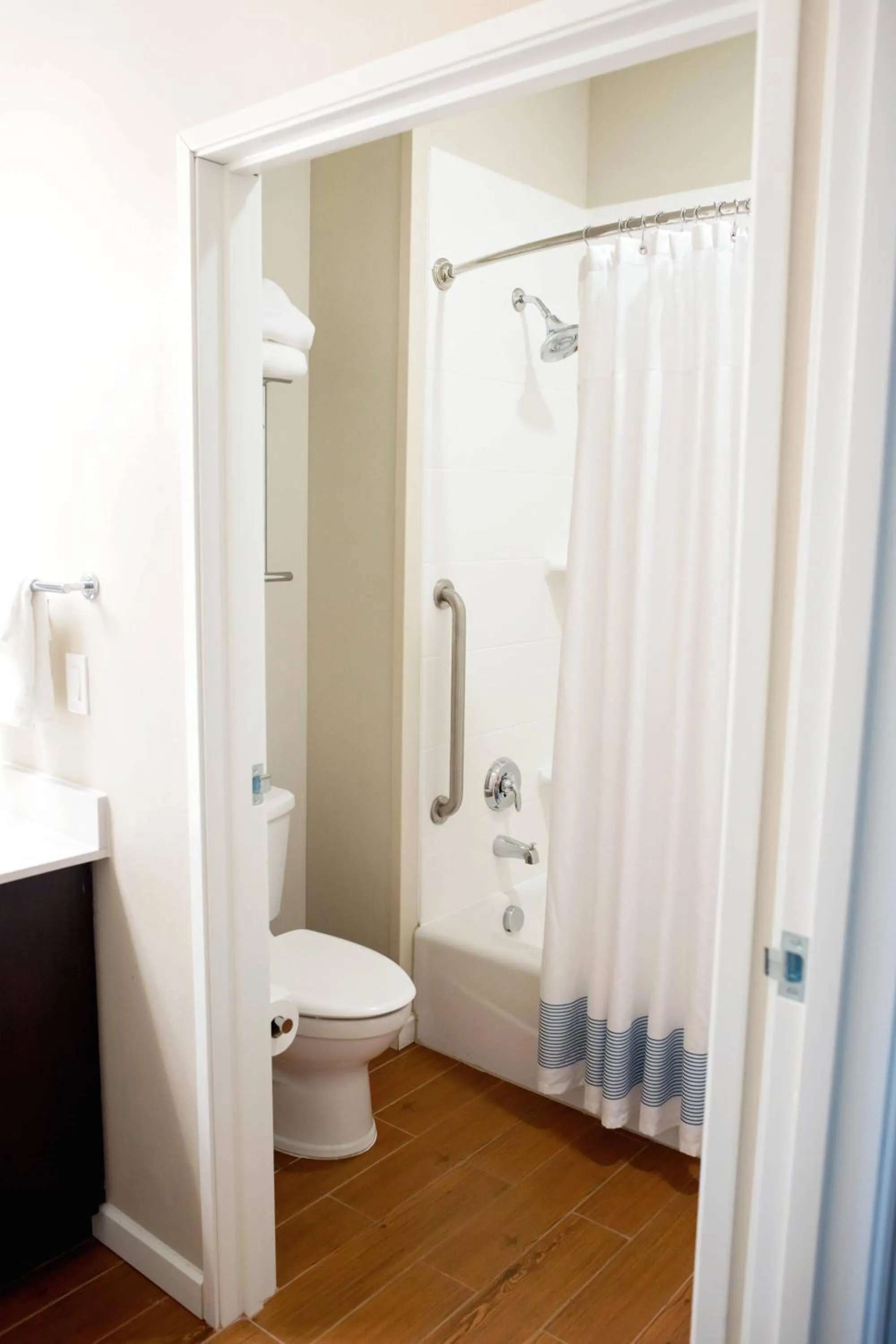 Bathroom in TownePlace Suites by Marriott Ames