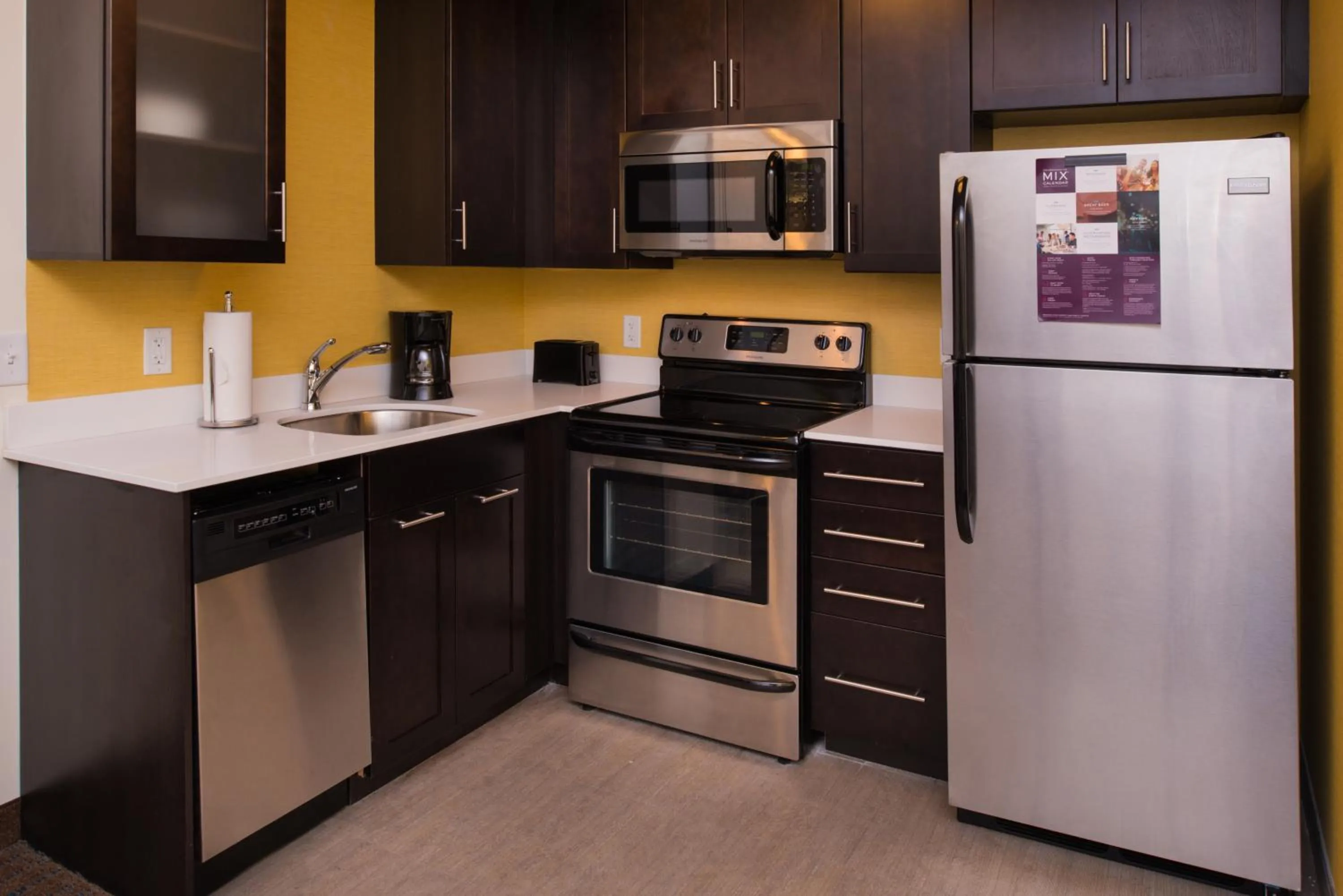 Kitchen or kitchenette in Residence Inn by Marriott Miami West/FL Turnpike