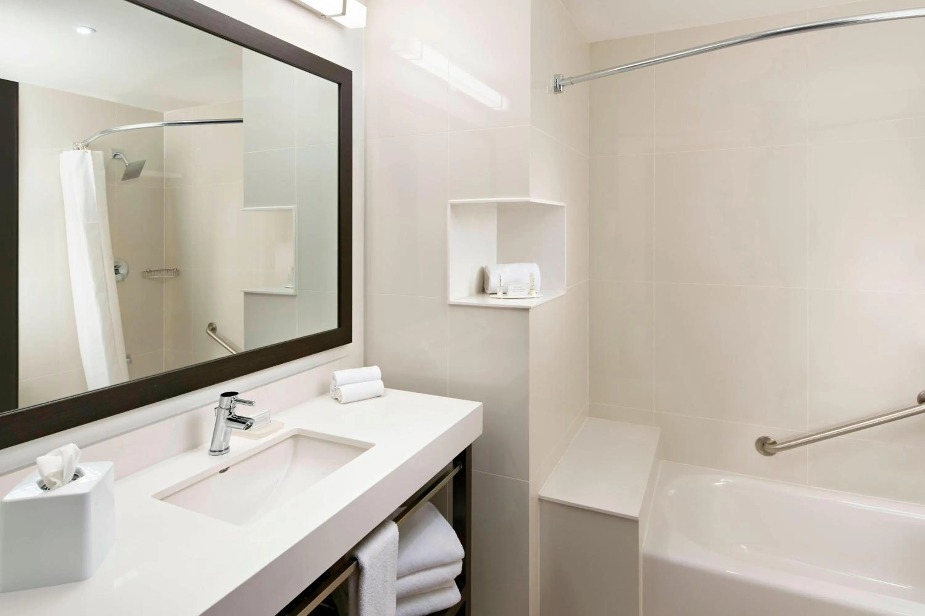 Bathroom in Courtyard by Marriott Hermosillo