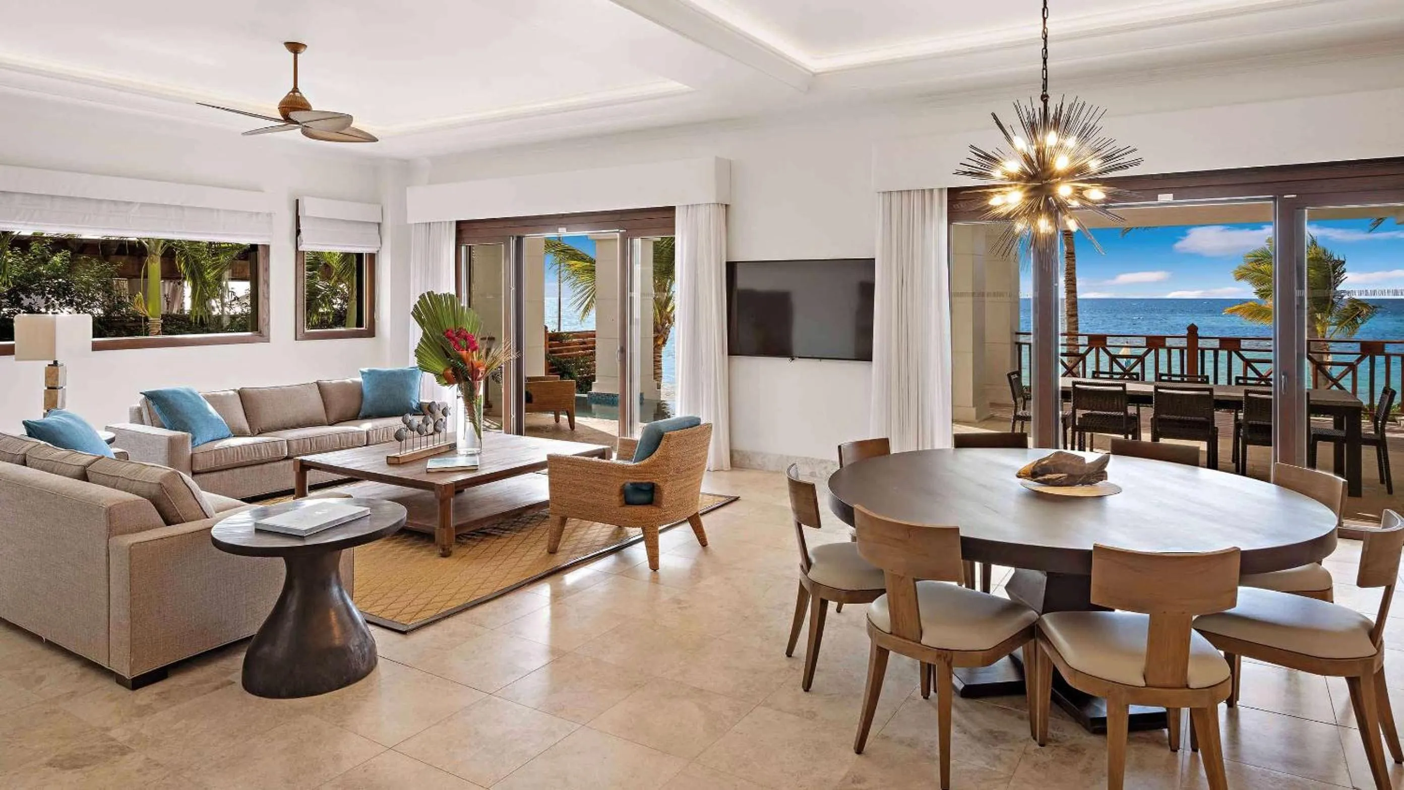 Kitchen or kitchenette in Zemi Beach House, LXR Hotels & Resorts