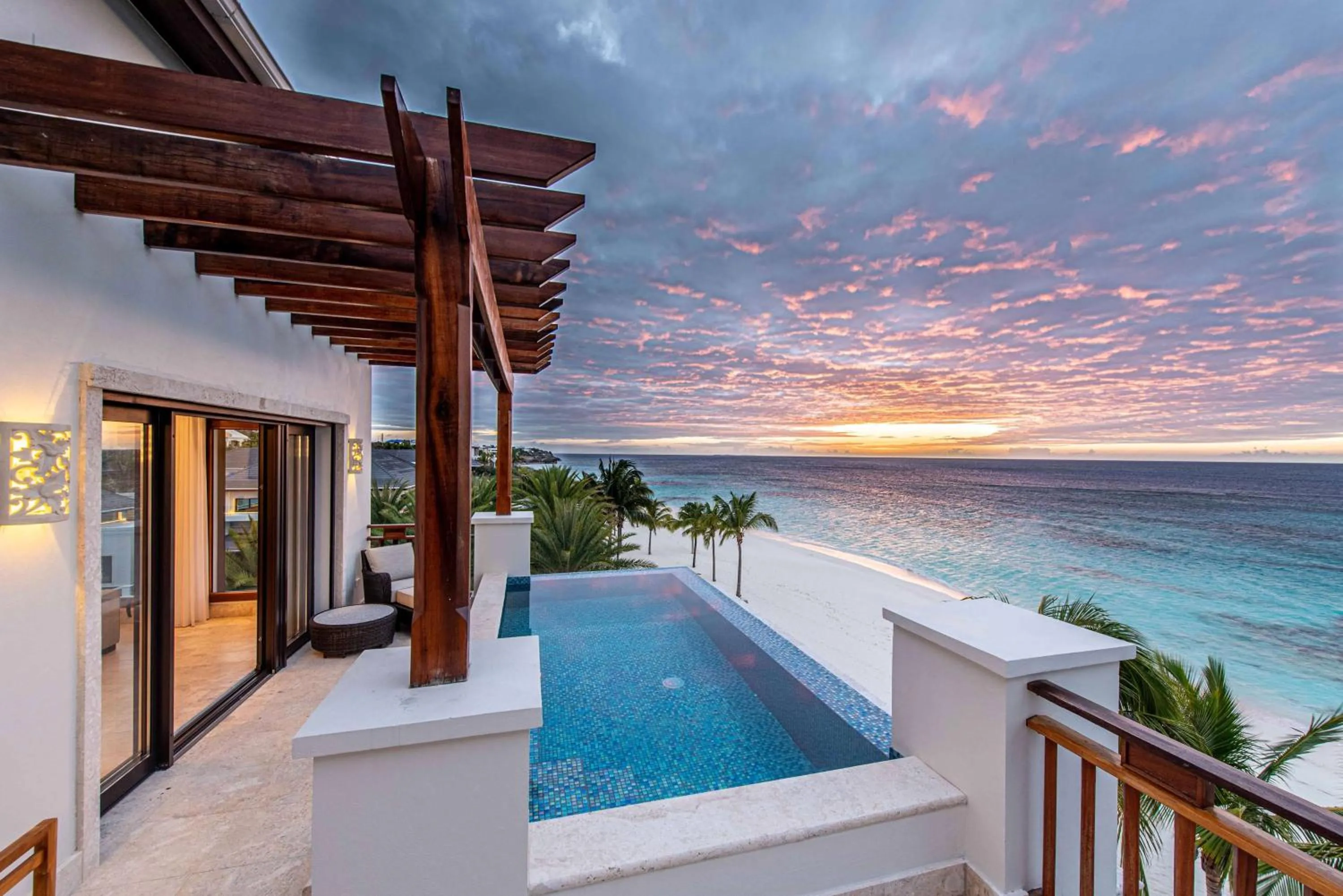 Living room in Zemi Beach House, LXR Hotels & Resorts