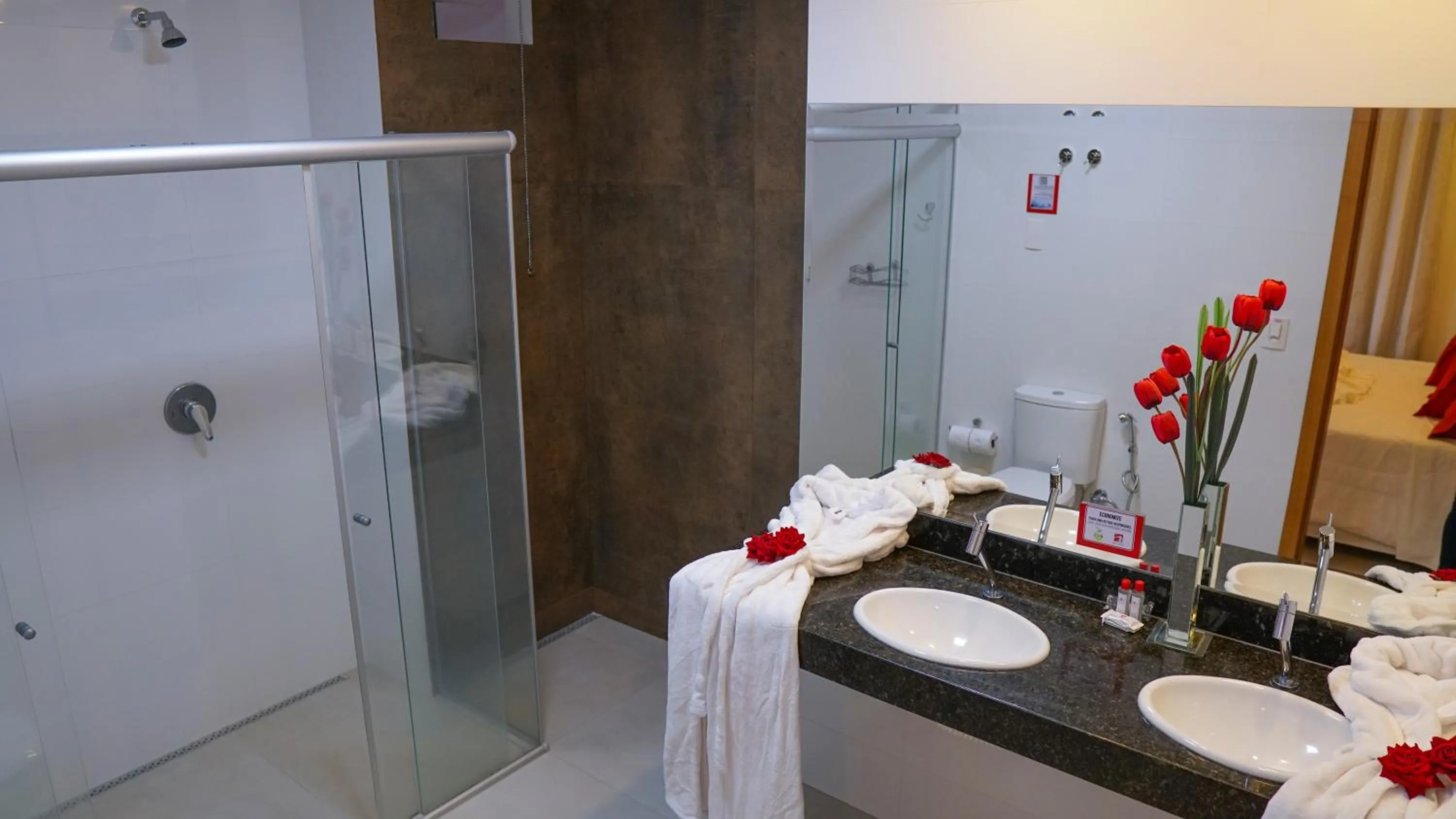 Shower in Oiti Hotel - Gurupi