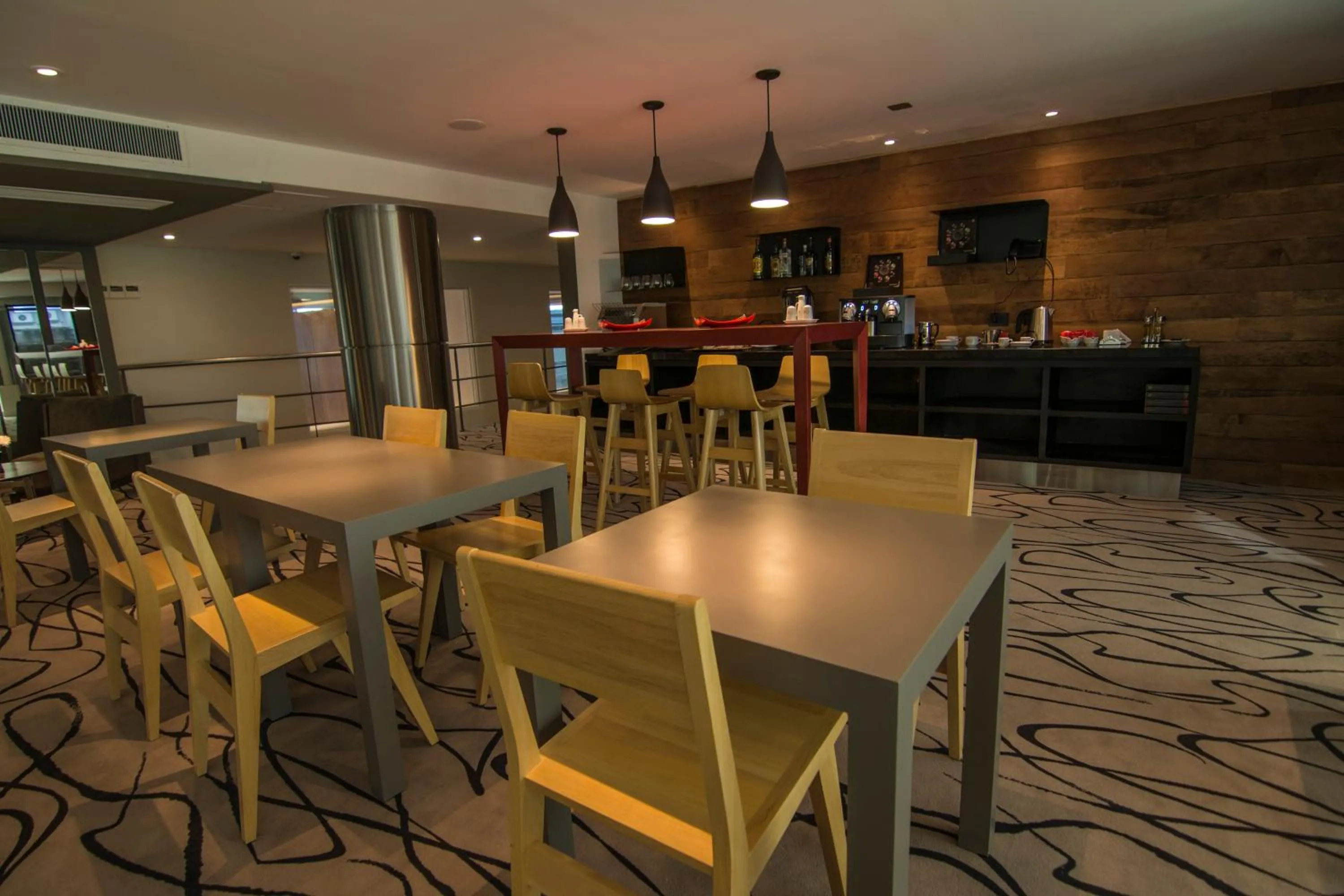 Lounge or bar in Hotel y Casino Del Río - Cipolletti