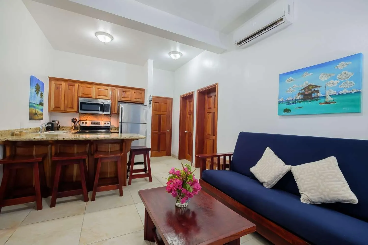 TV and multimedia in Best Western Grand Baymen Gardens