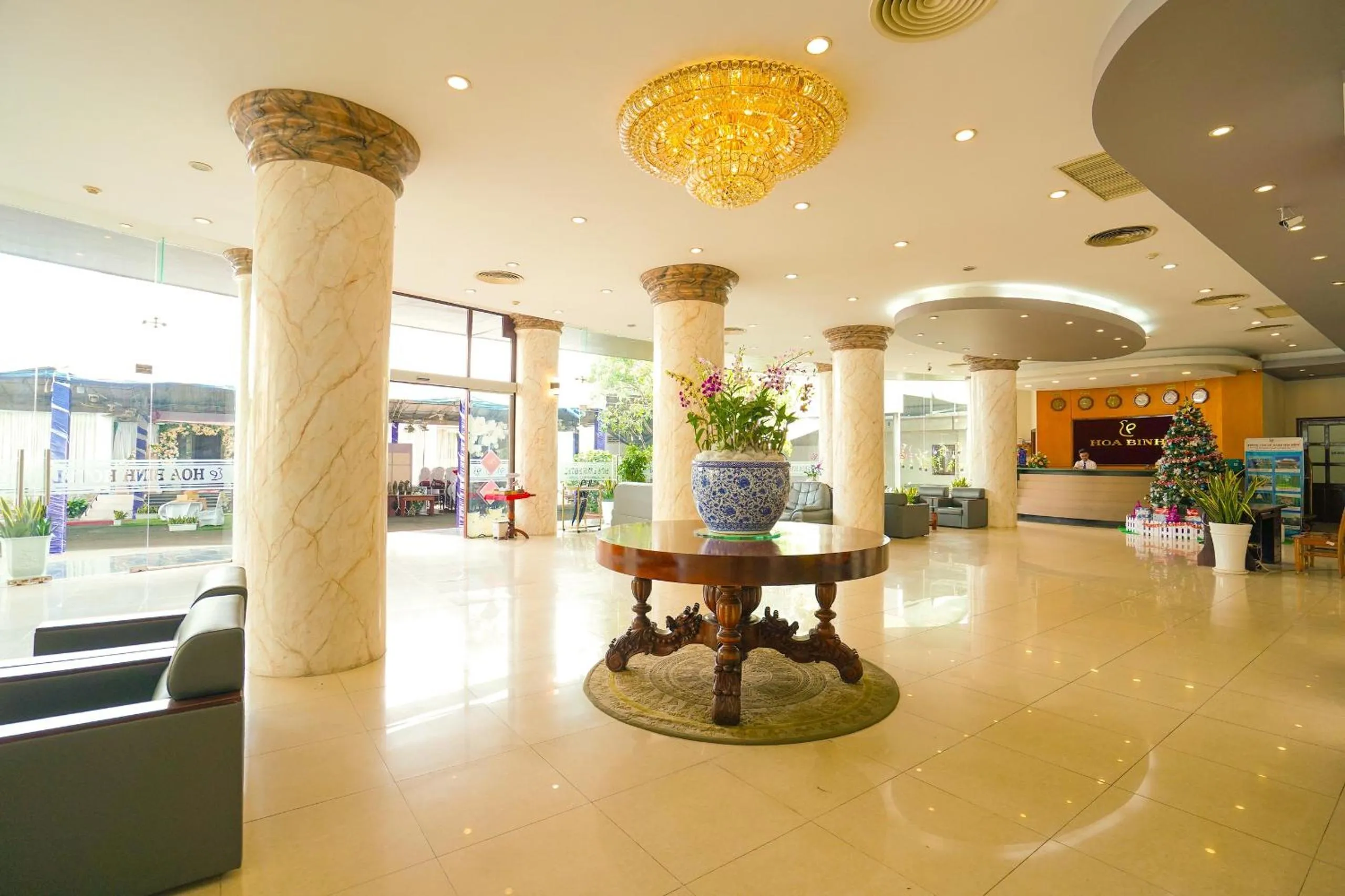 Lobby or reception in Hoa Binh 1 Hotel