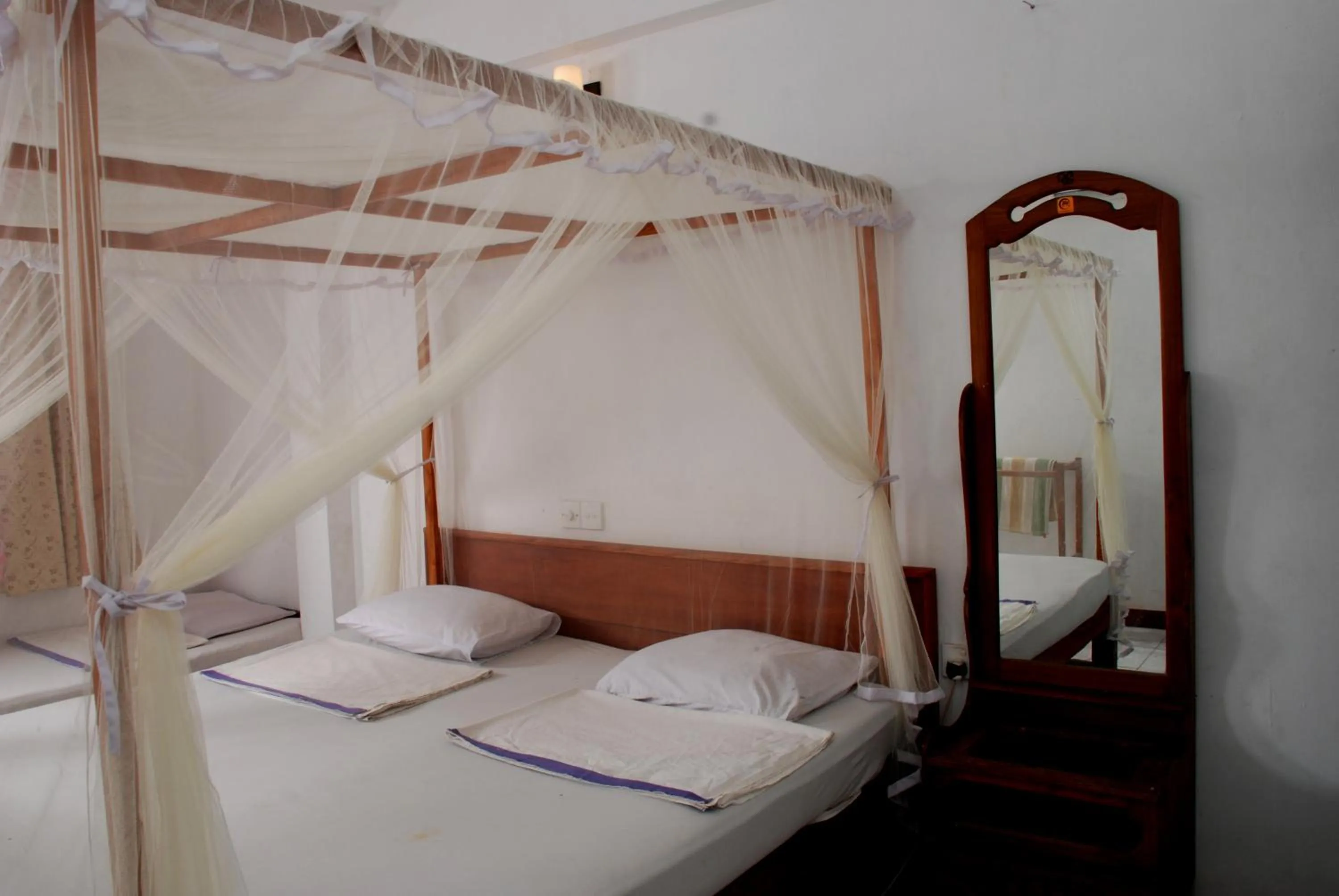 Bed in Hansa Surf Hotel