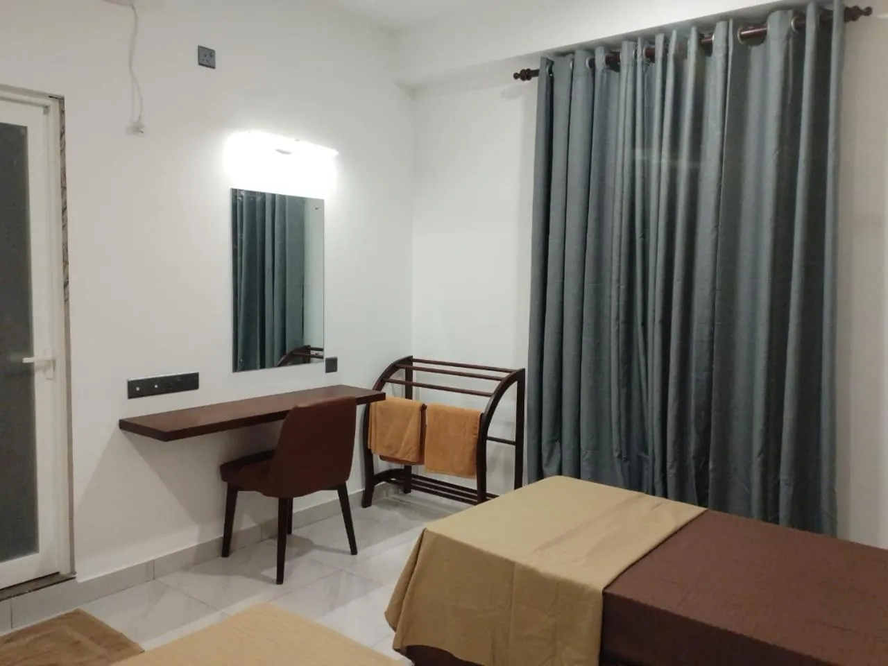 Bed in Hansa Surf Hotel