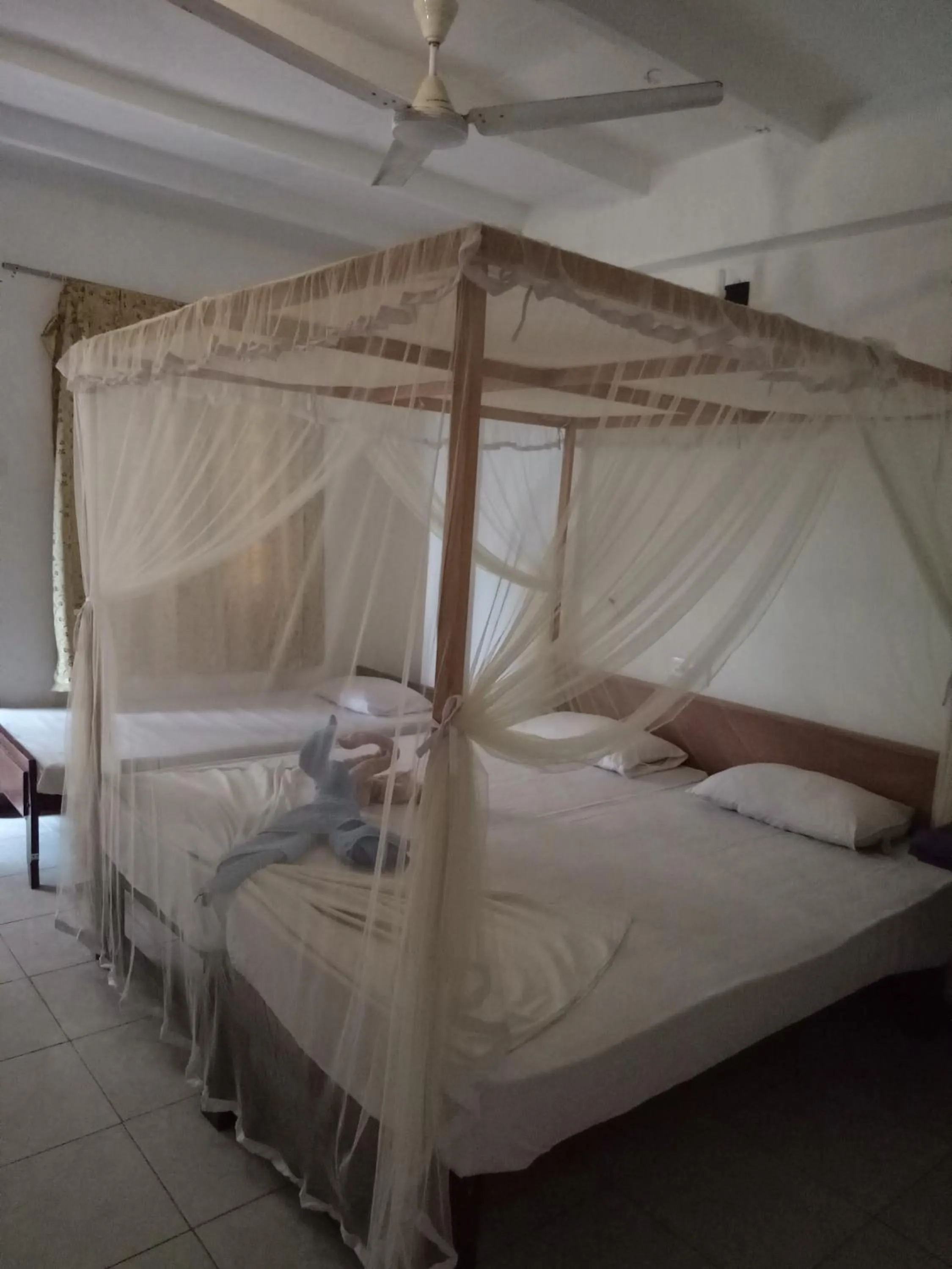 Bed in Hansa Surf Hotel