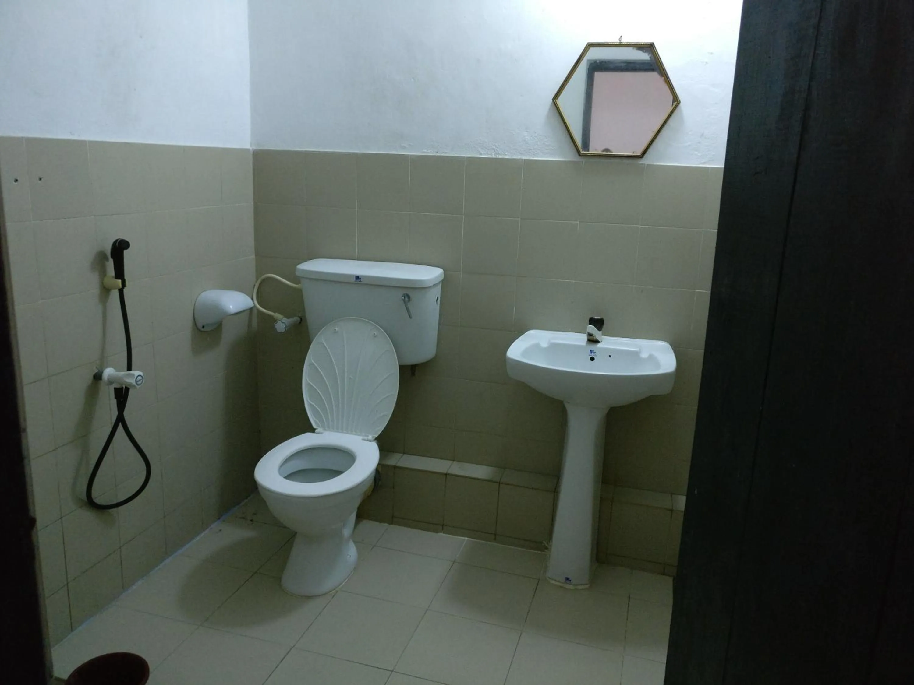 Bathroom in Hansa Surf Hotel