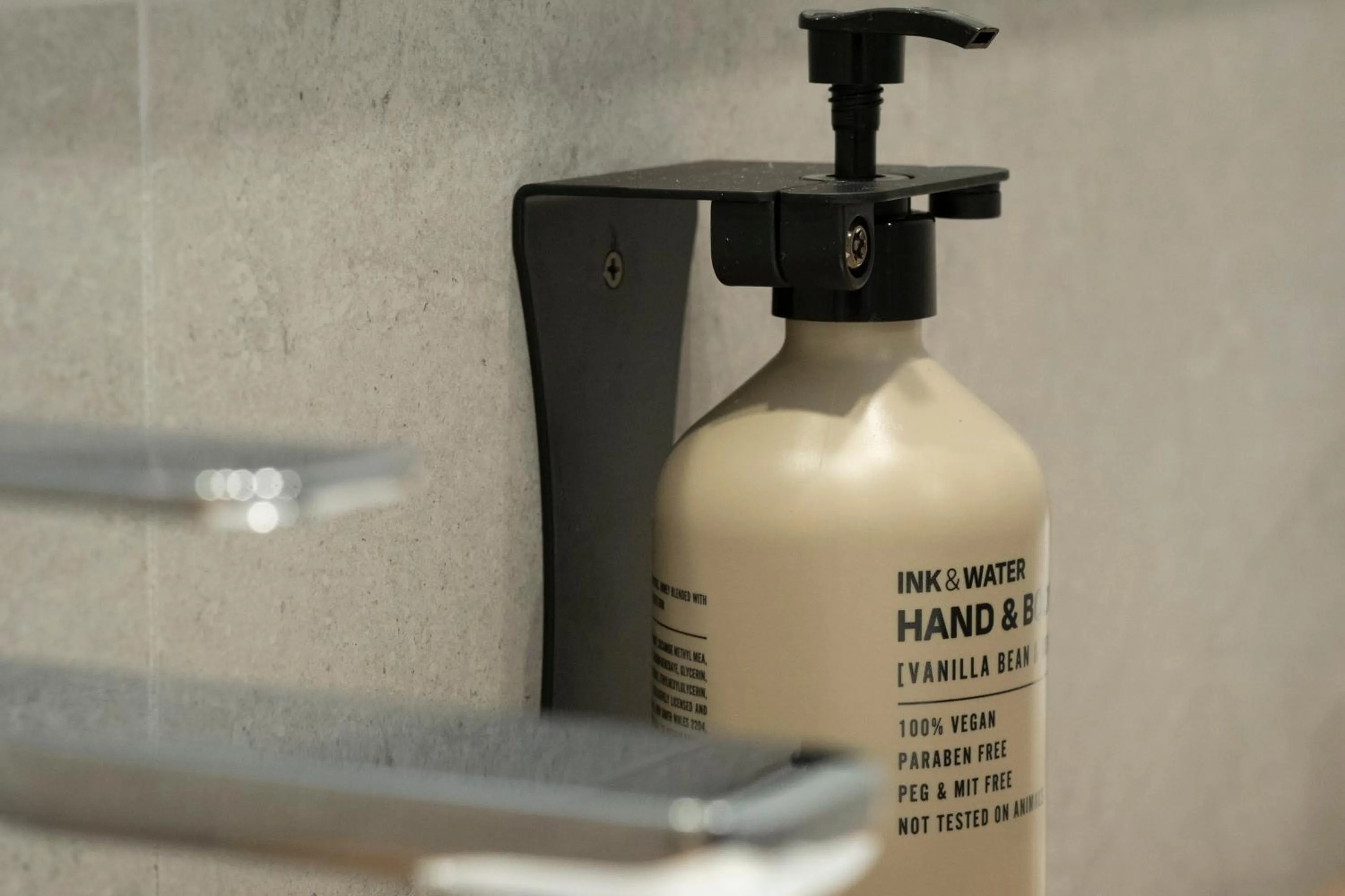 Shower in Keith Motor Inn