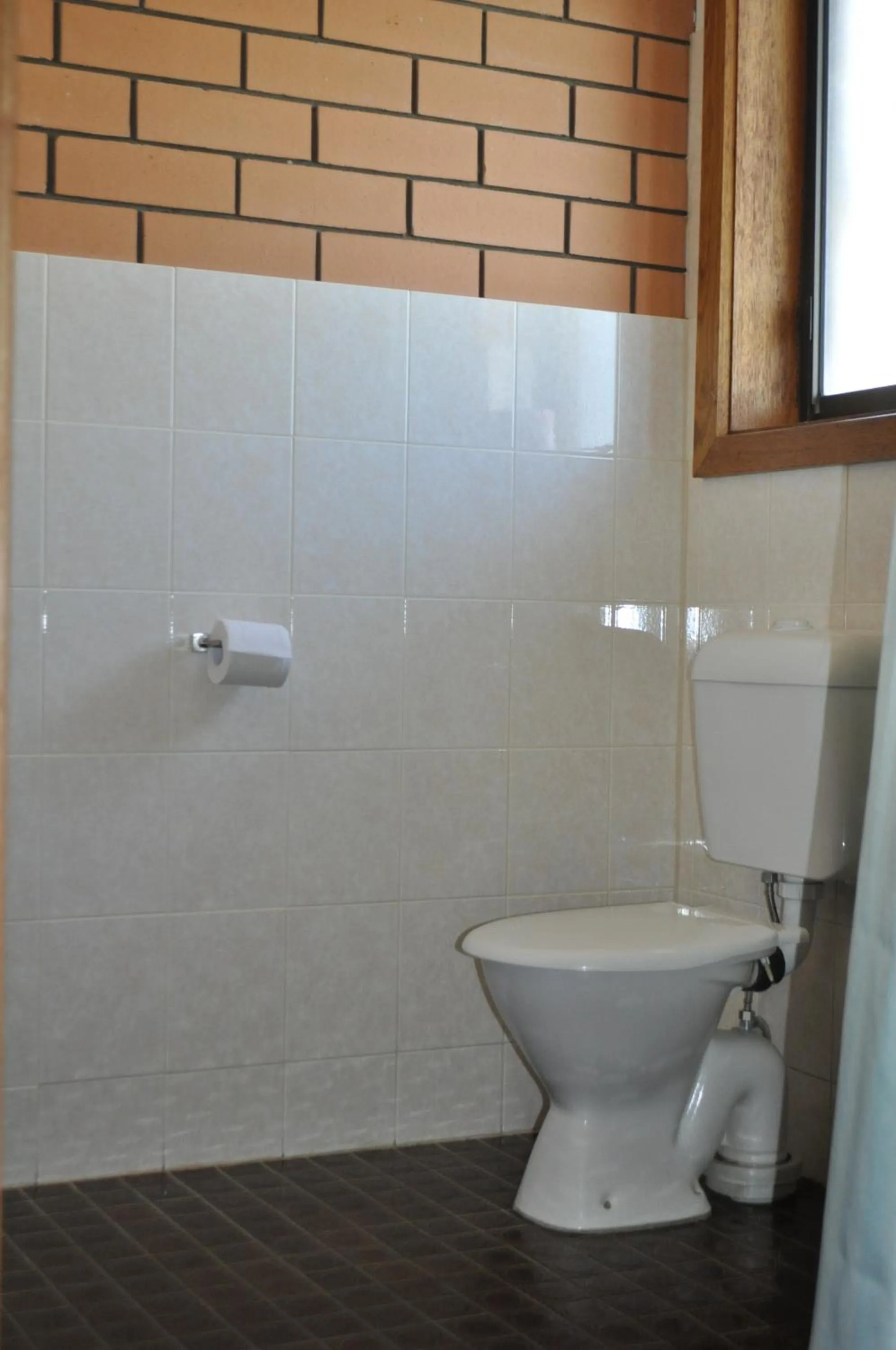 Bathroom in Keith Motor Inn