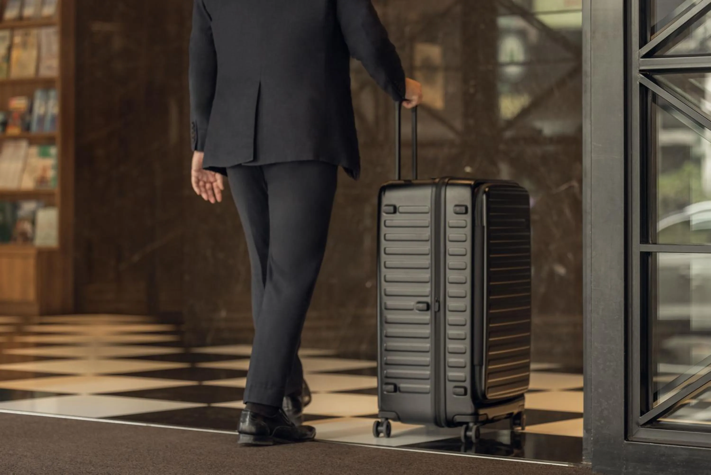 People in Kindness Hotel - Jue Ming