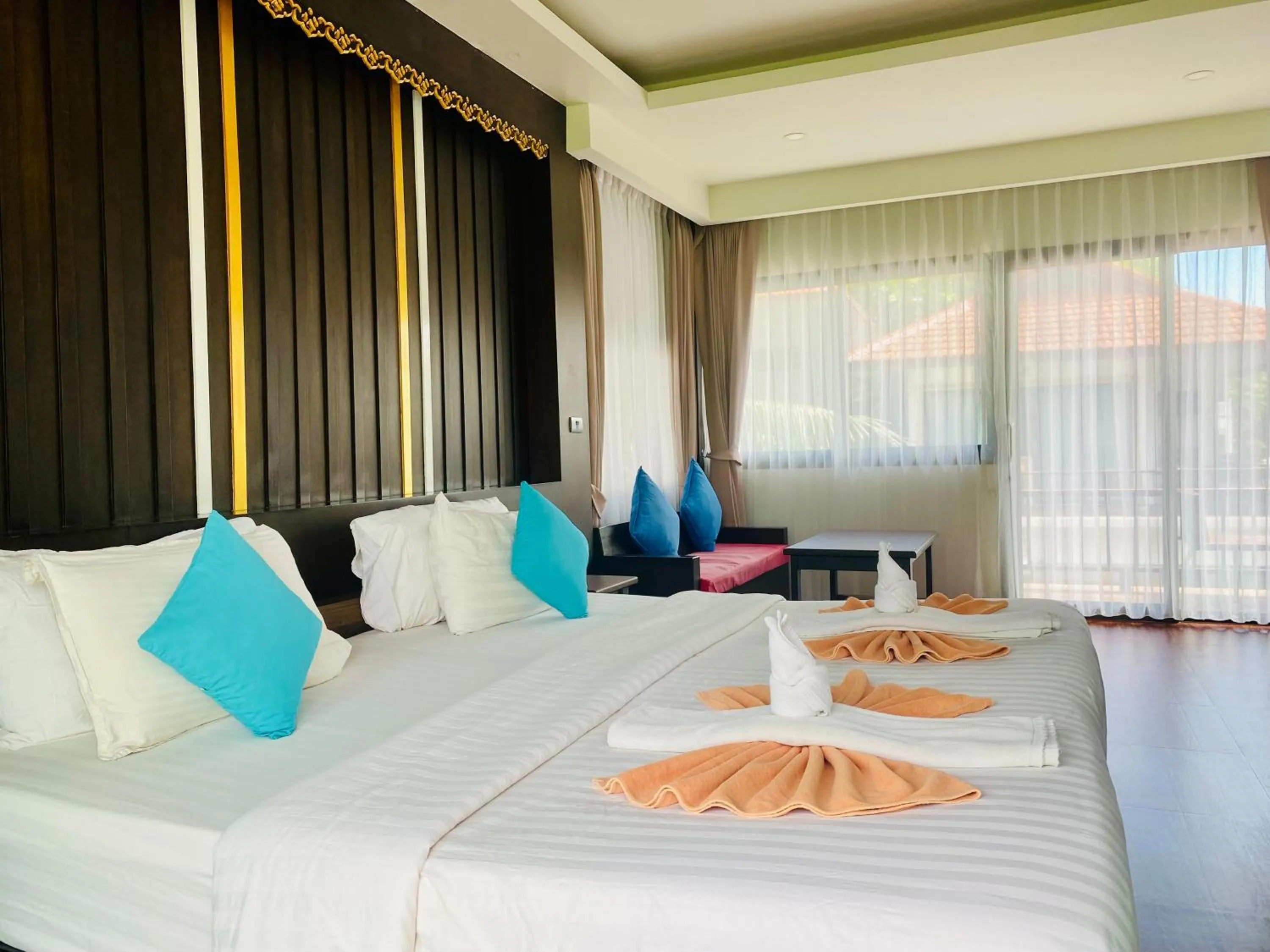 Property building, Bed in Simple Life Cliff View Resort