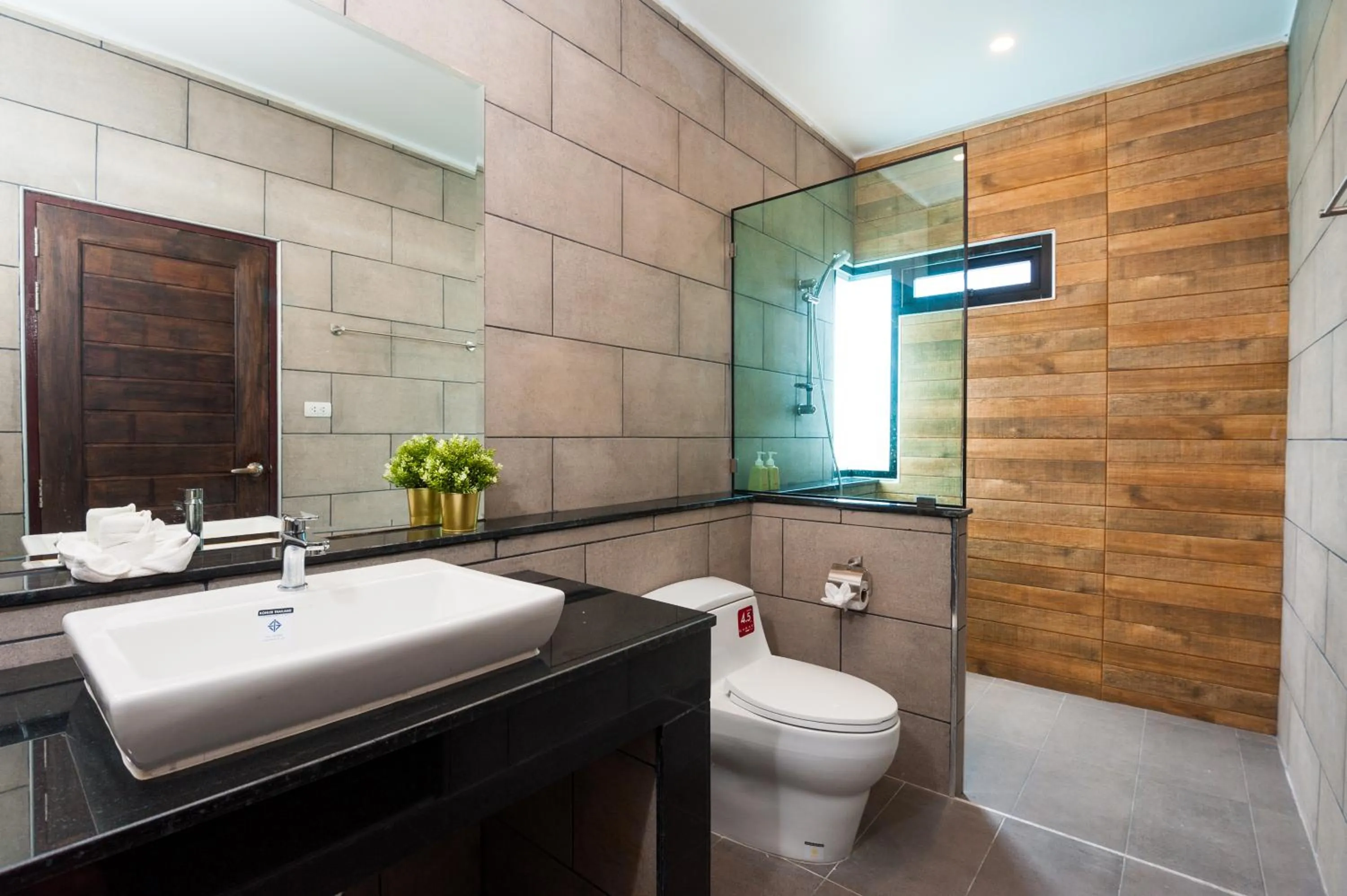 Bathroom in Simple Life Cliff View Resort