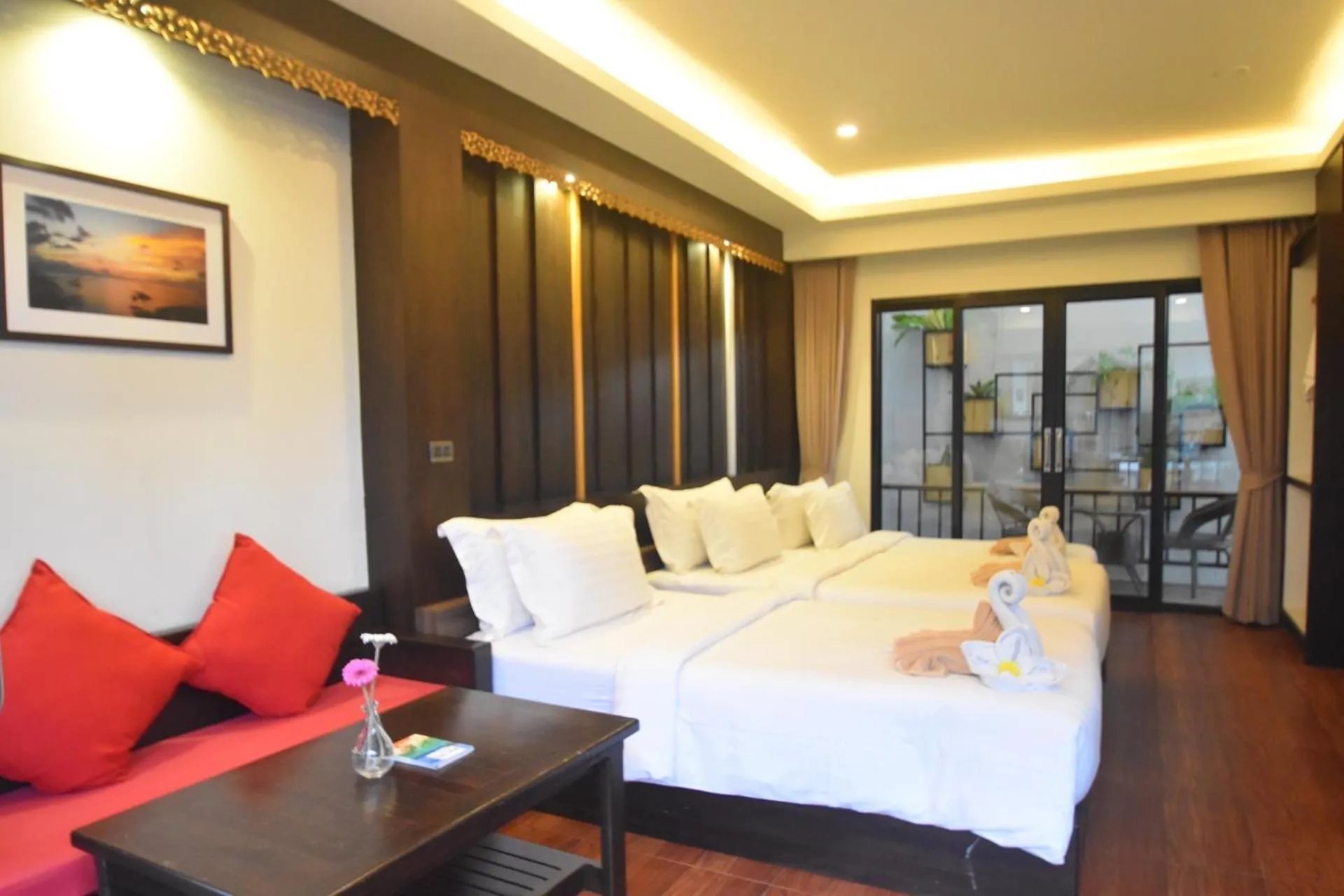 Photo of the whole room, Bed in Simple Life Cliff View Resort