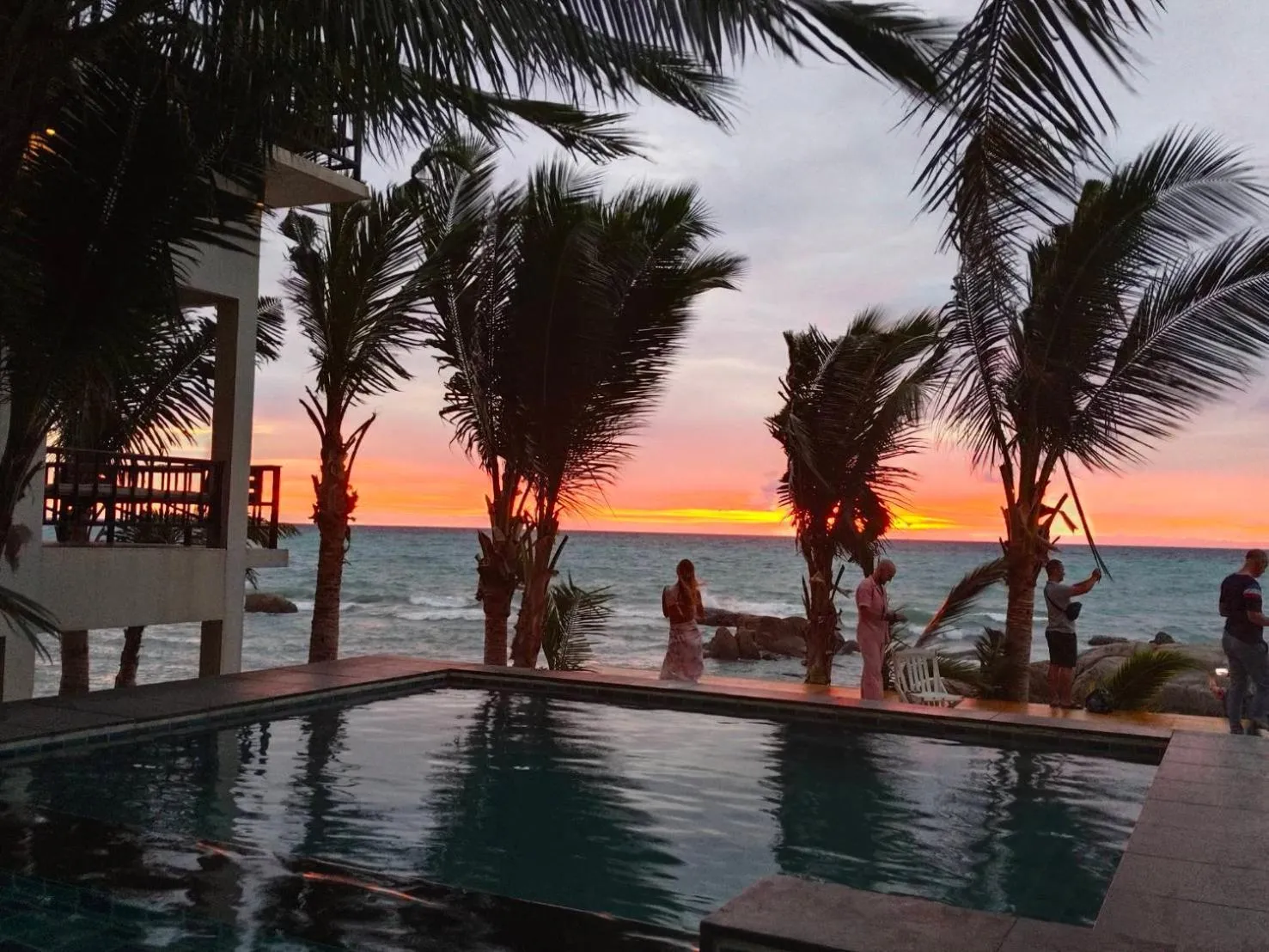 Sunset in Simple Life Cliff View Resort