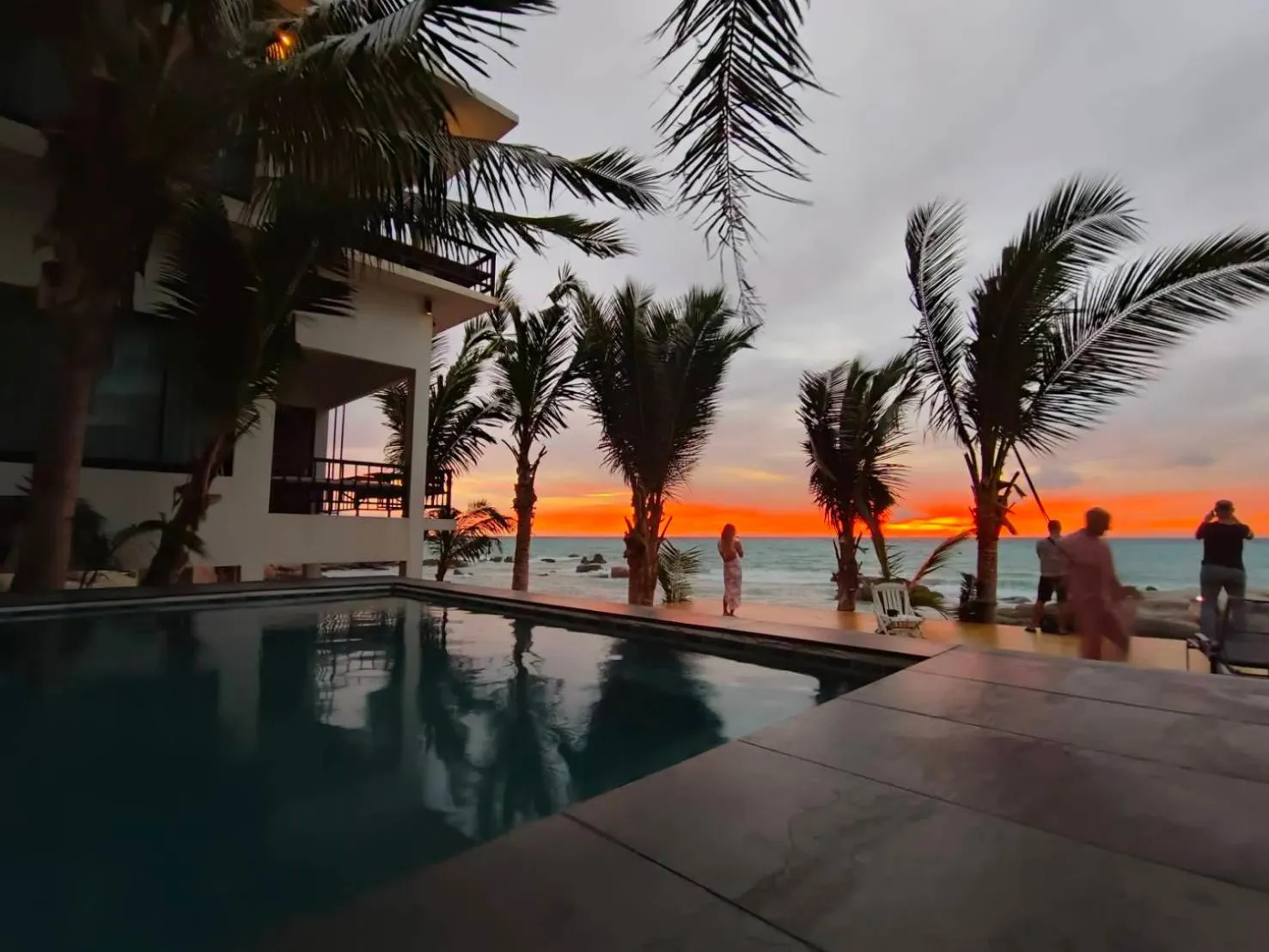 Sunset in Simple Life Cliff View Resort