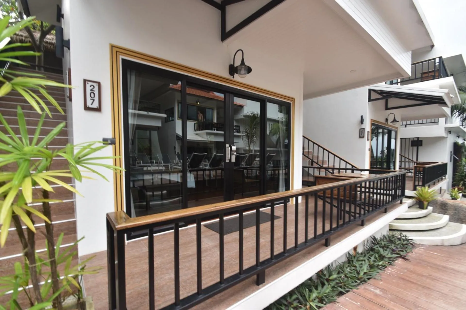 Facade/entrance in Simple Life Cliff View Resort