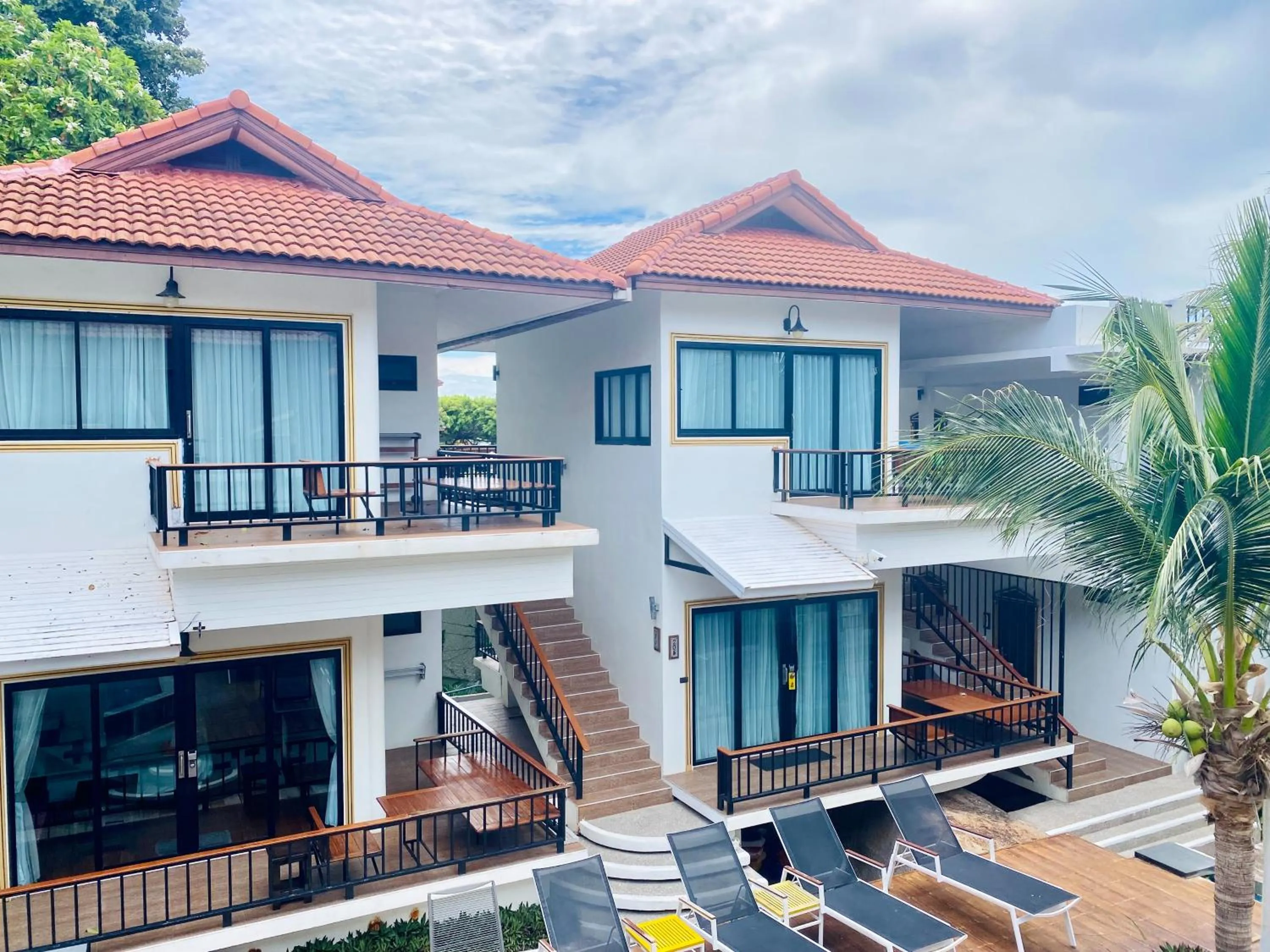 Property building in Simple Life Cliff View Resort