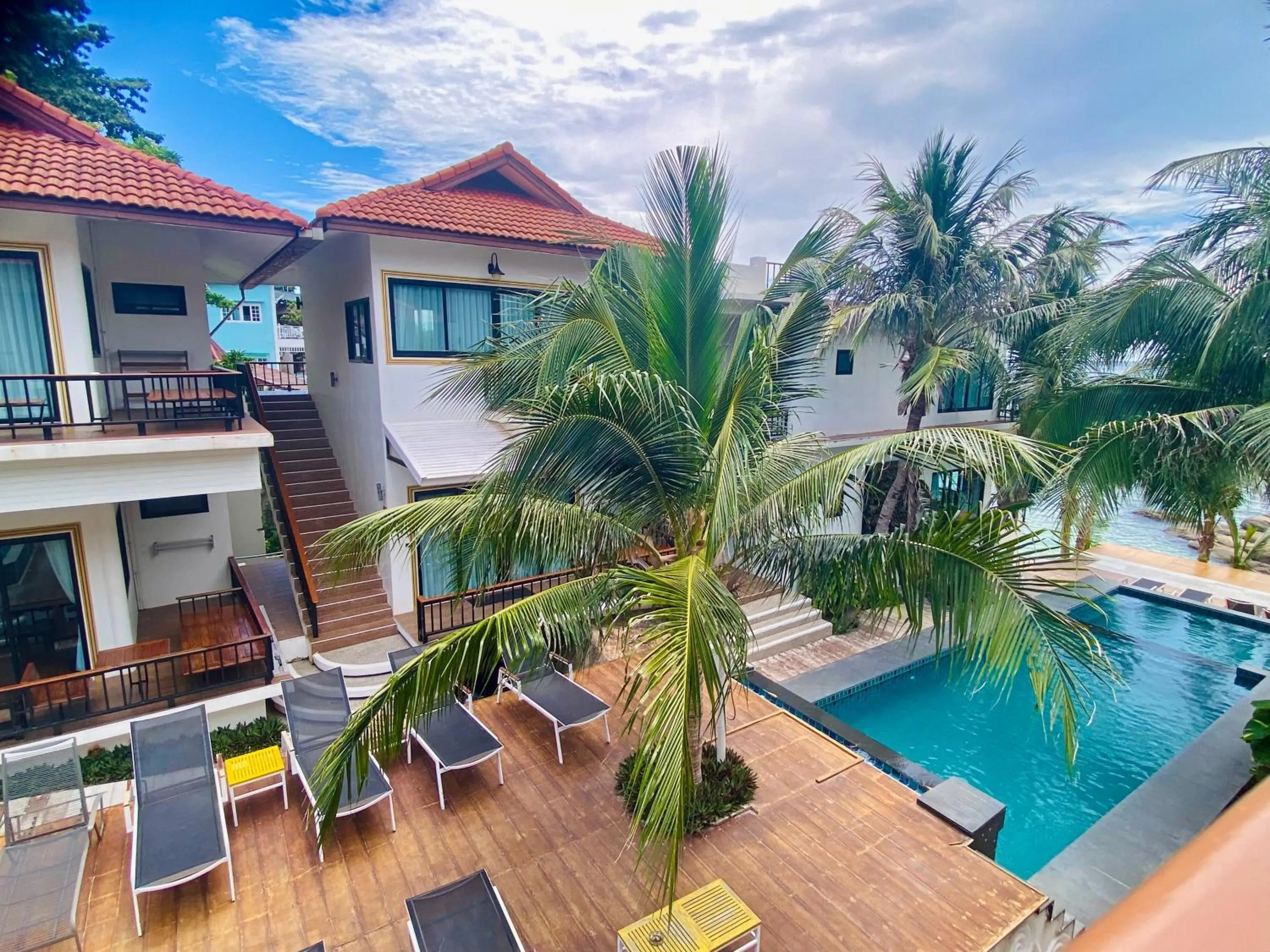 Property building in Simple Life Cliff View Resort