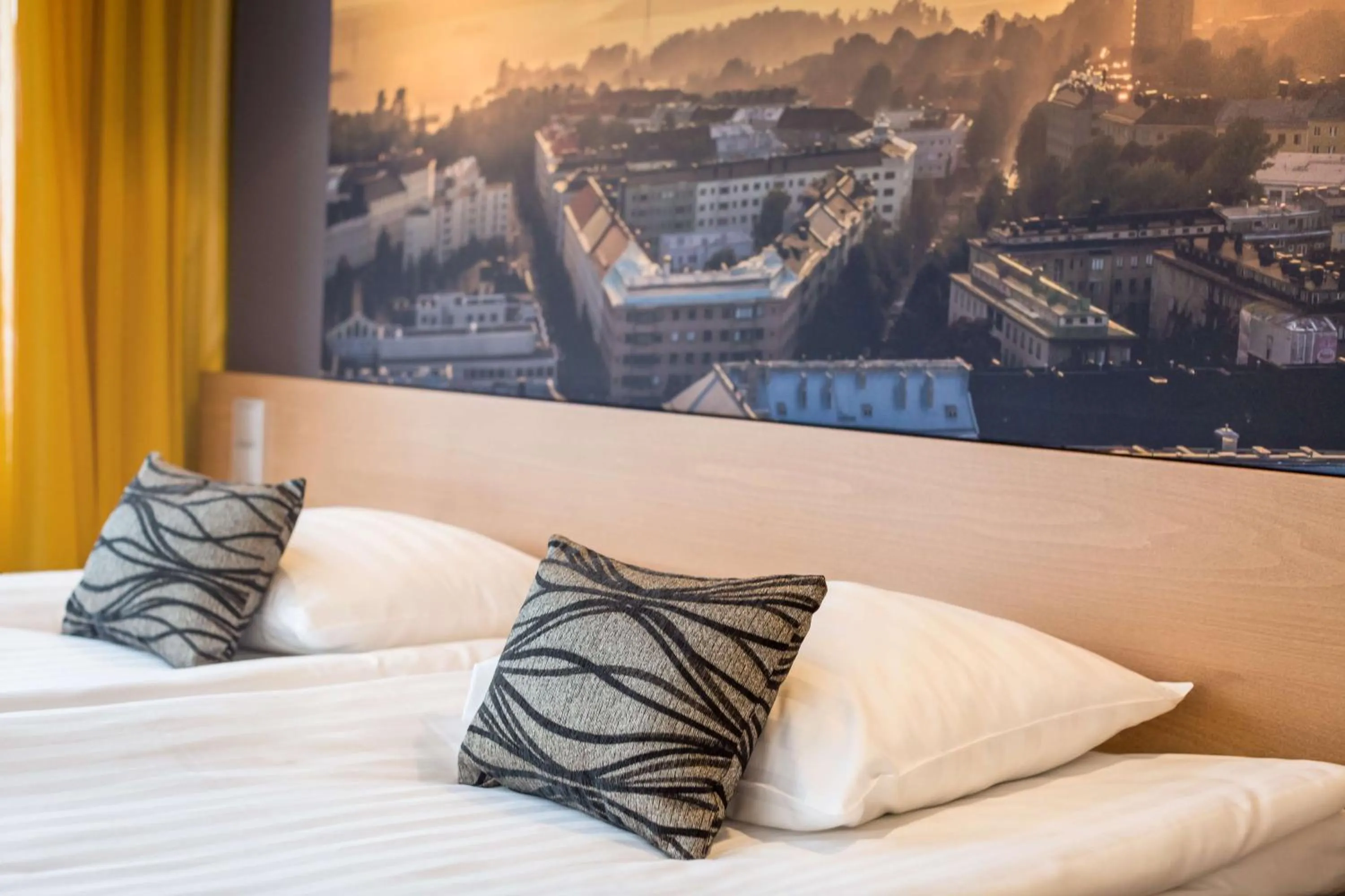 Bedroom, Bed in Scandic Meilahti