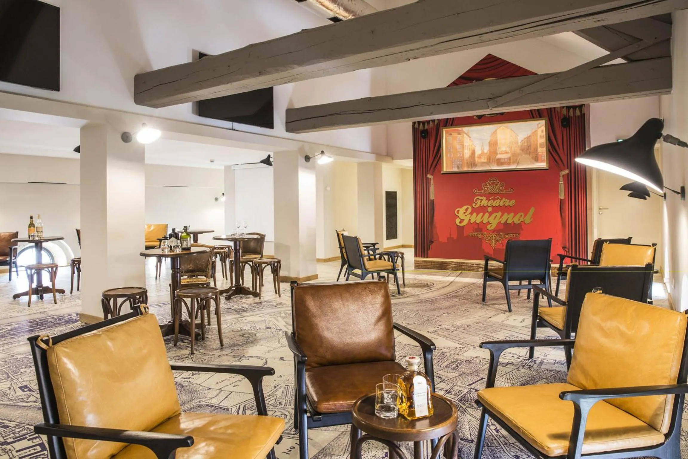 Evening entertainment in Fourvière Hôtel