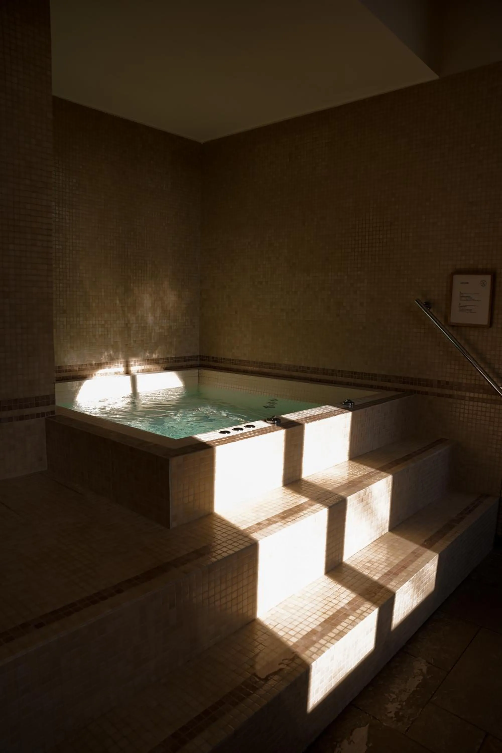 Hot Tub in Fourvière Hôtel