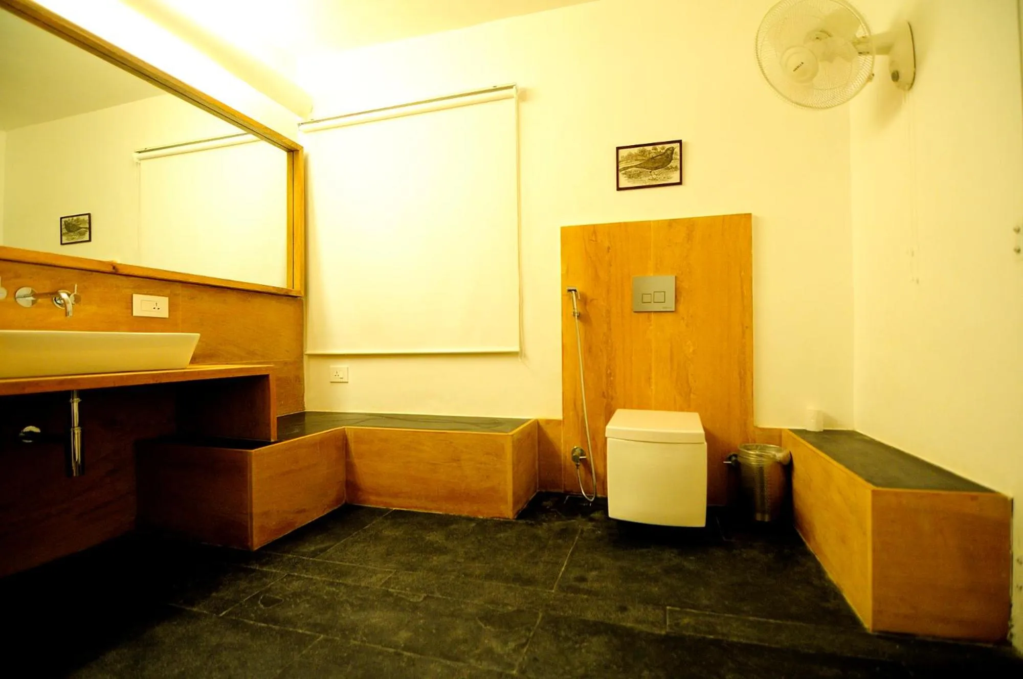 Bathroom in Trees N Tigers Luxury Wildlife Lodge