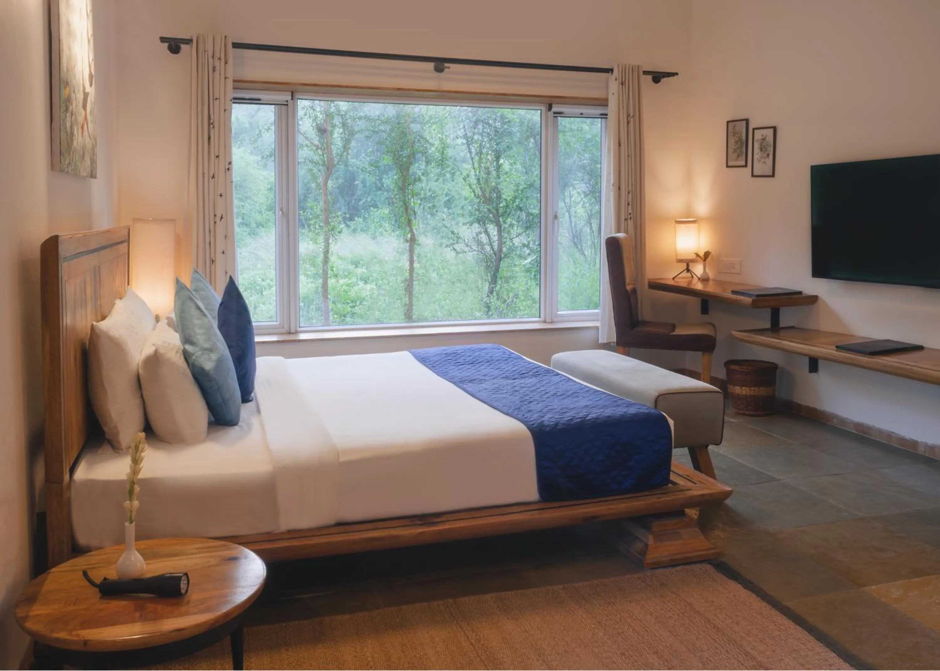 Bed in Trees N Tigers Luxury Wildlife Lodge