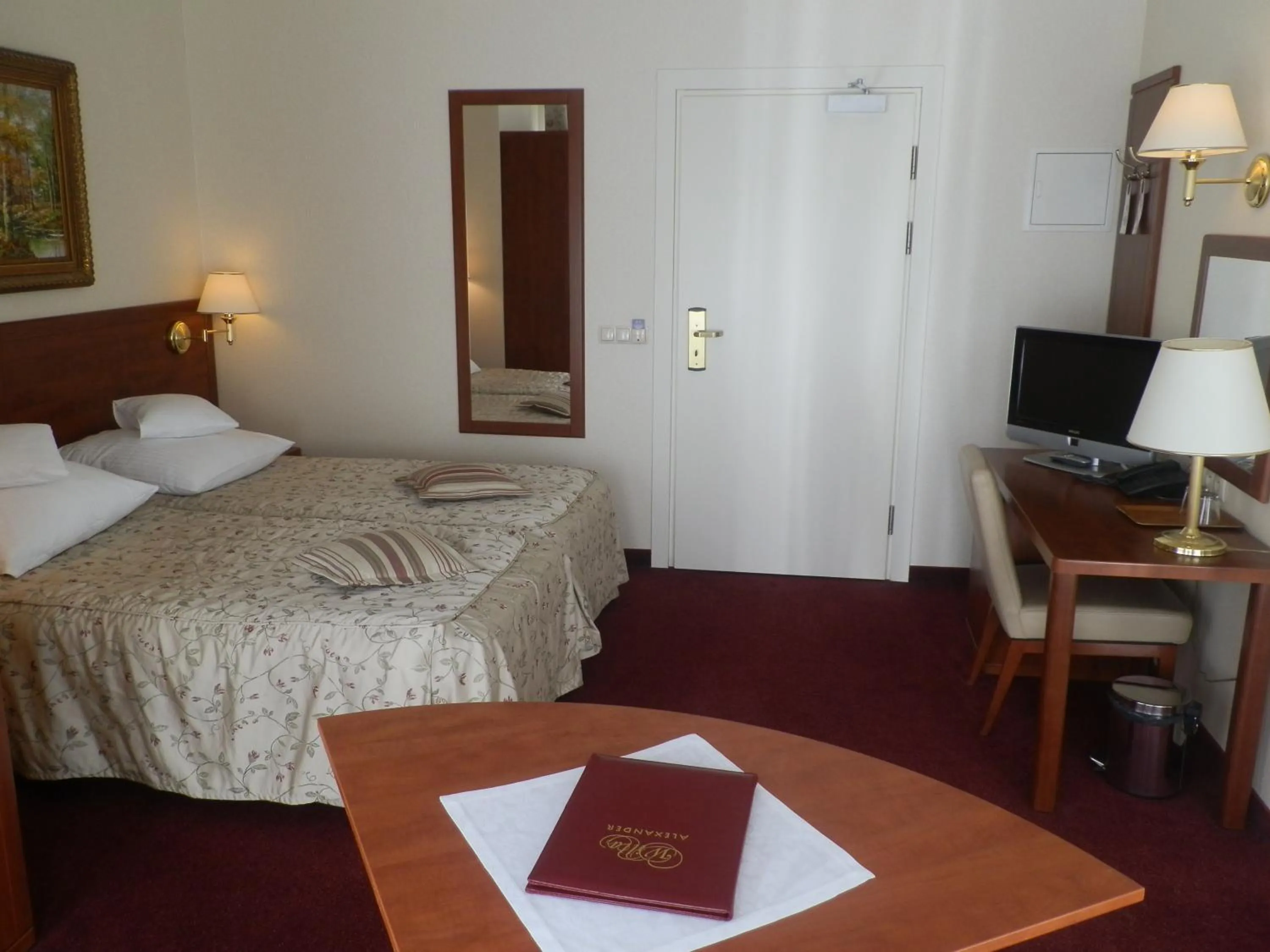 Bed in Willa Alexander Resort & SPA - caloroczny kryty BASEN