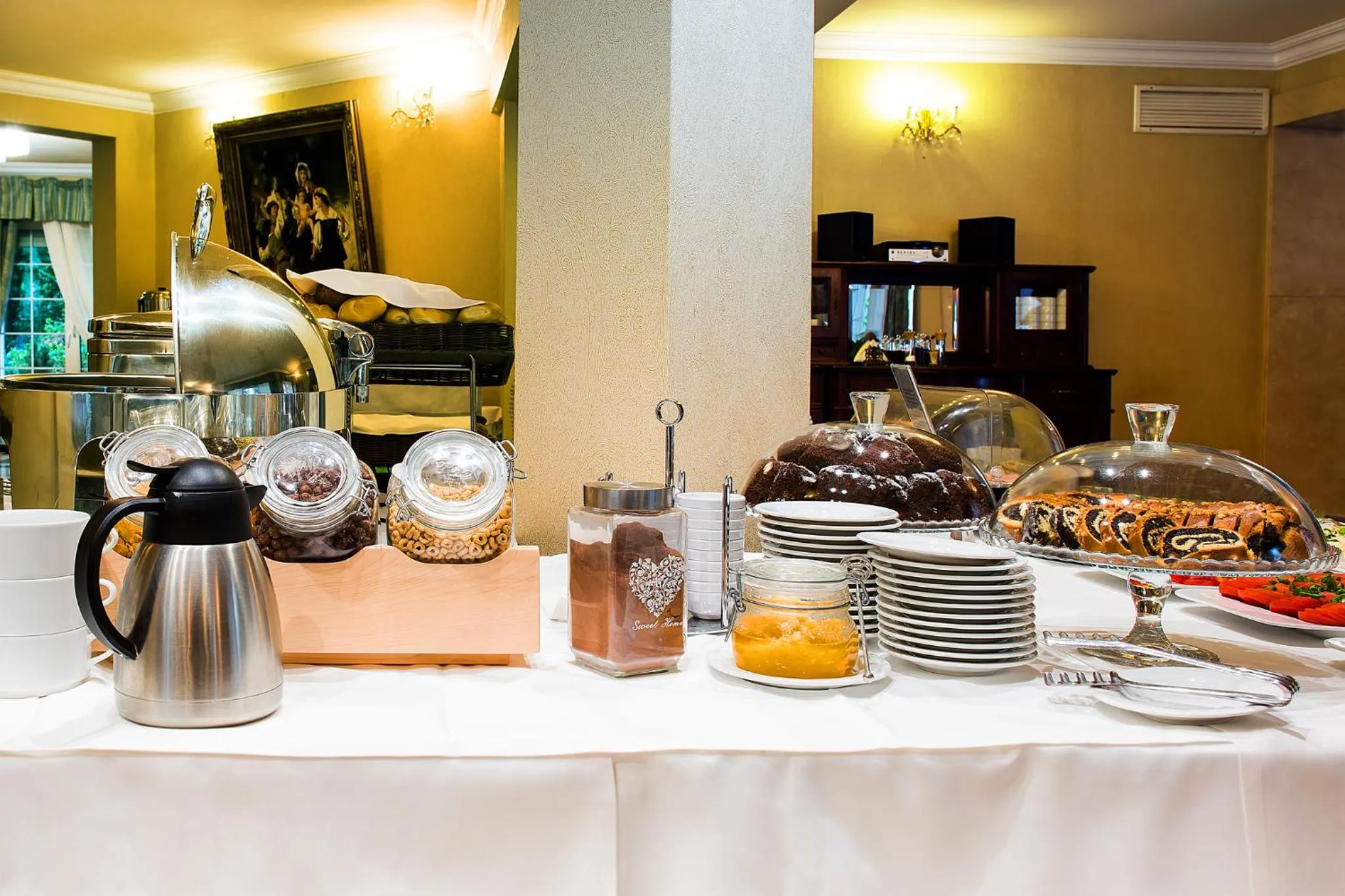 Food and drinks in Willa Alexander Resort & SPA - caloroczny kryty BASEN