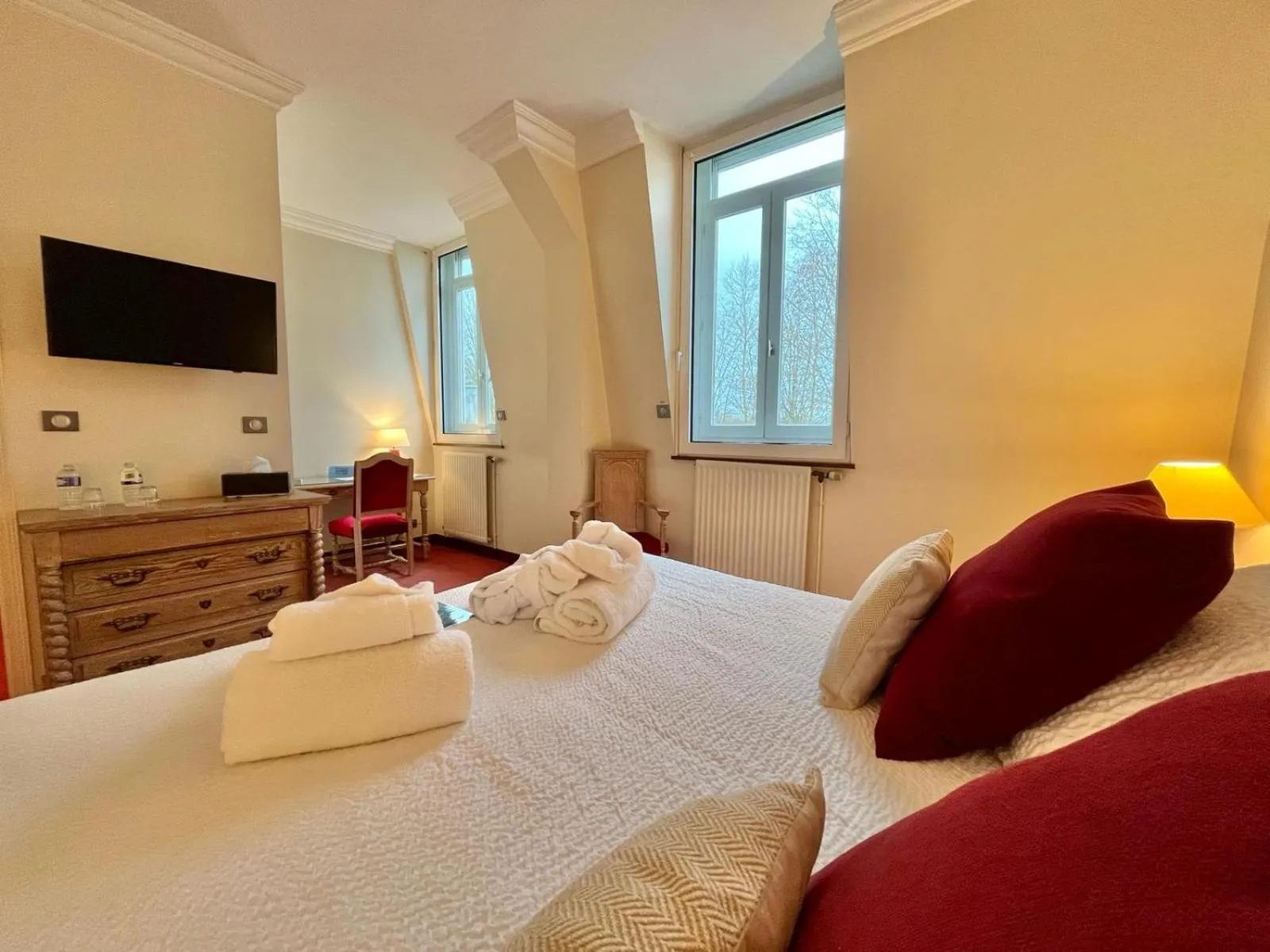 Photo of the whole room, Bed in Logis Hôtel Le Rivage