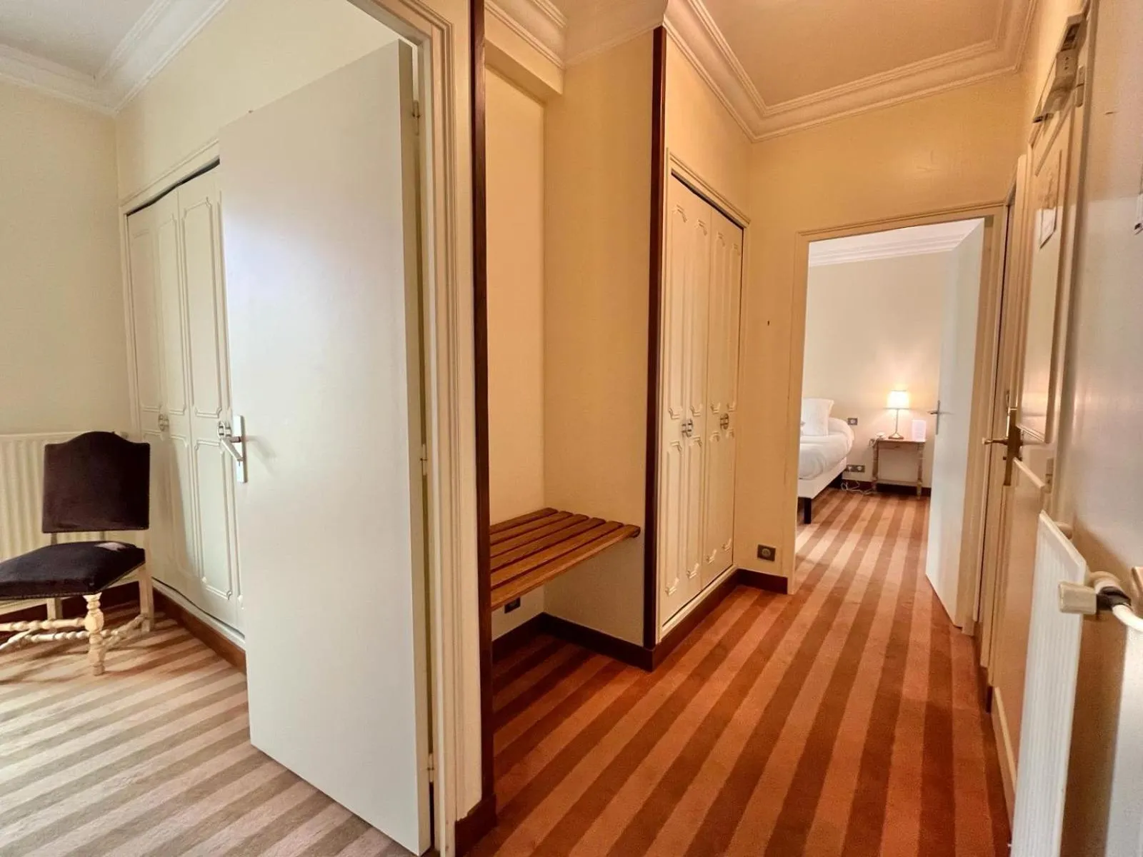 Seating area in Logis Hôtel Le Rivage