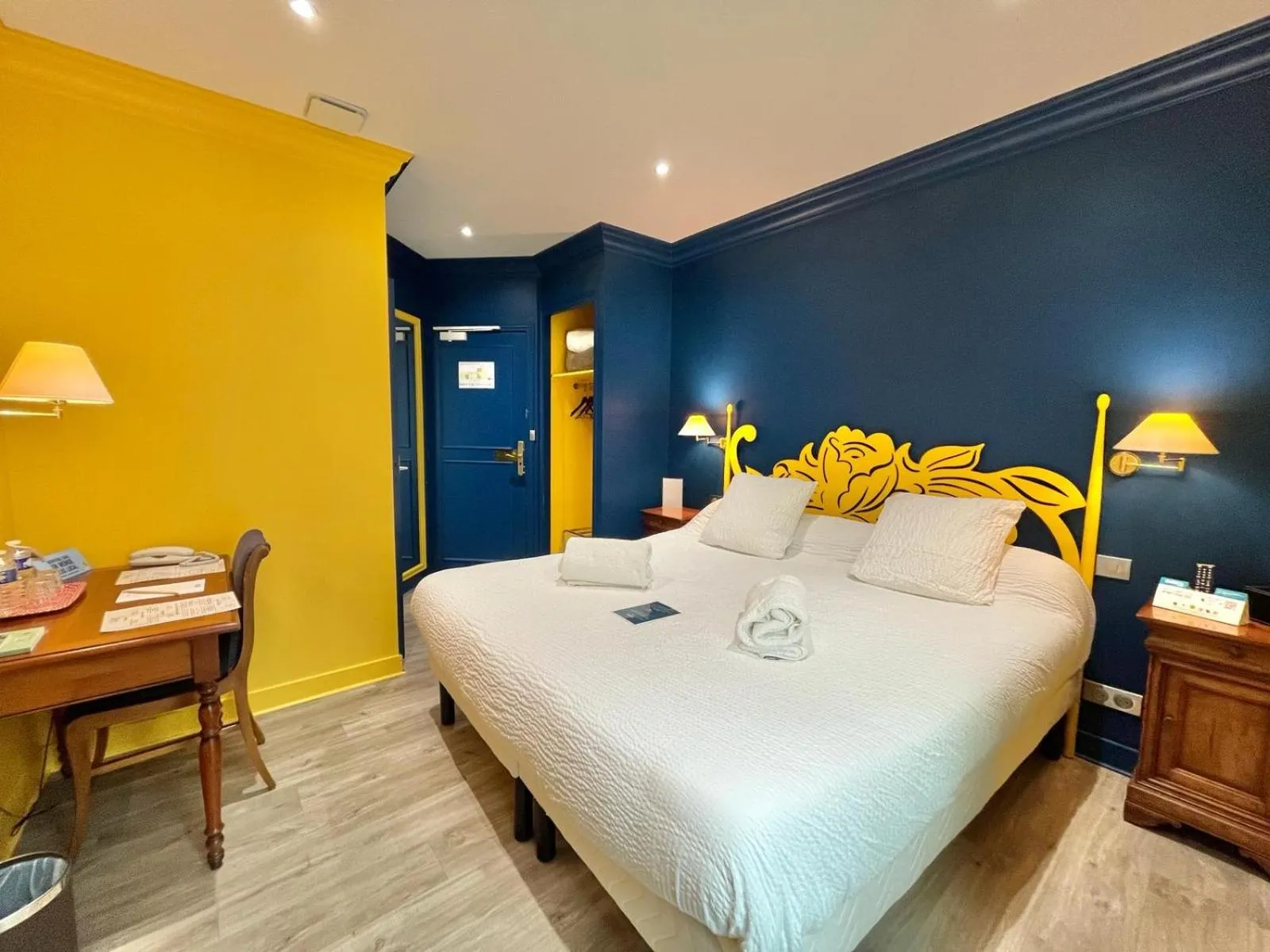 Bedroom, Bed in Logis Hôtel Le Rivage