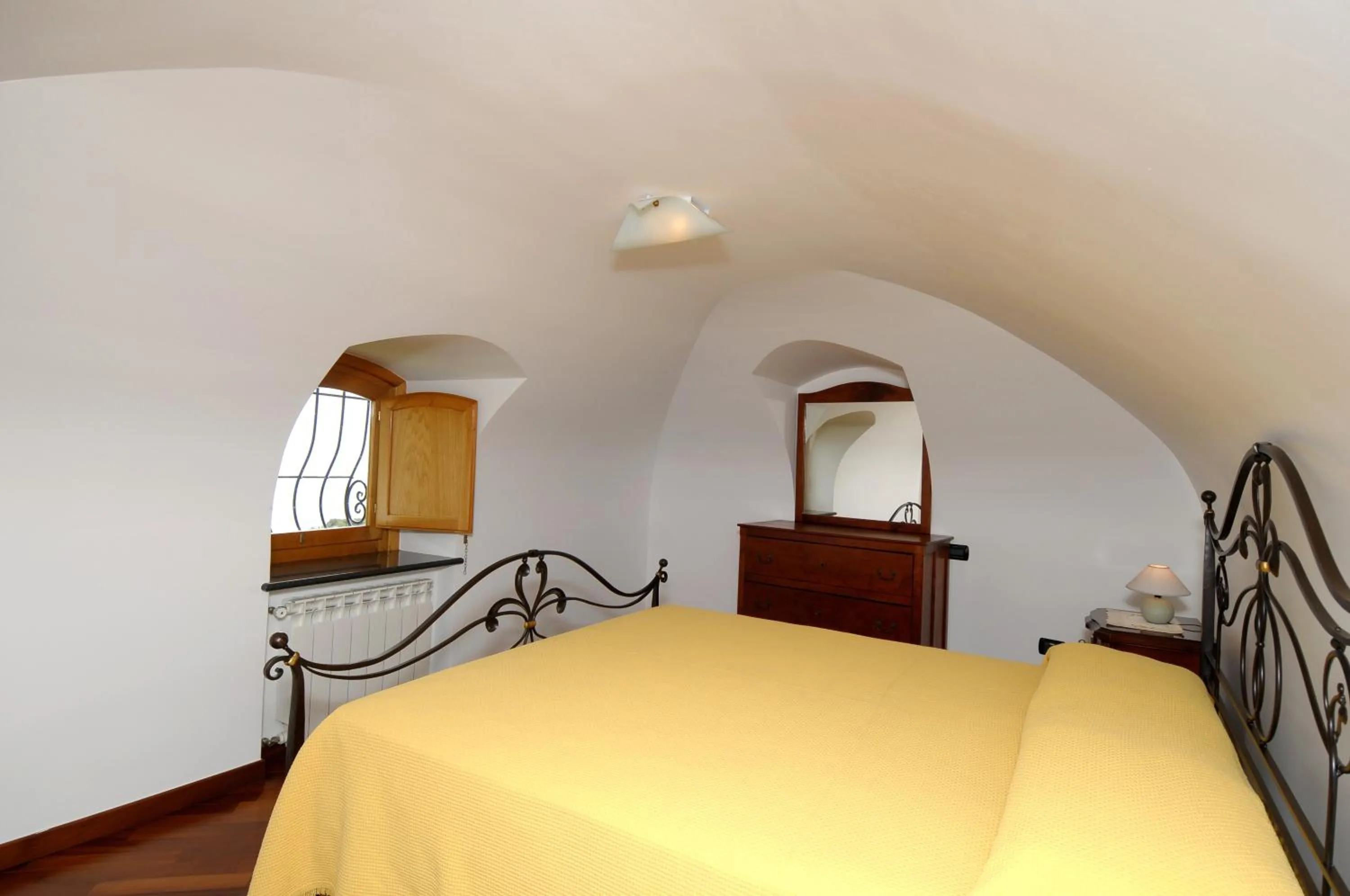Photo of the whole room, Bed in Casa Rossa