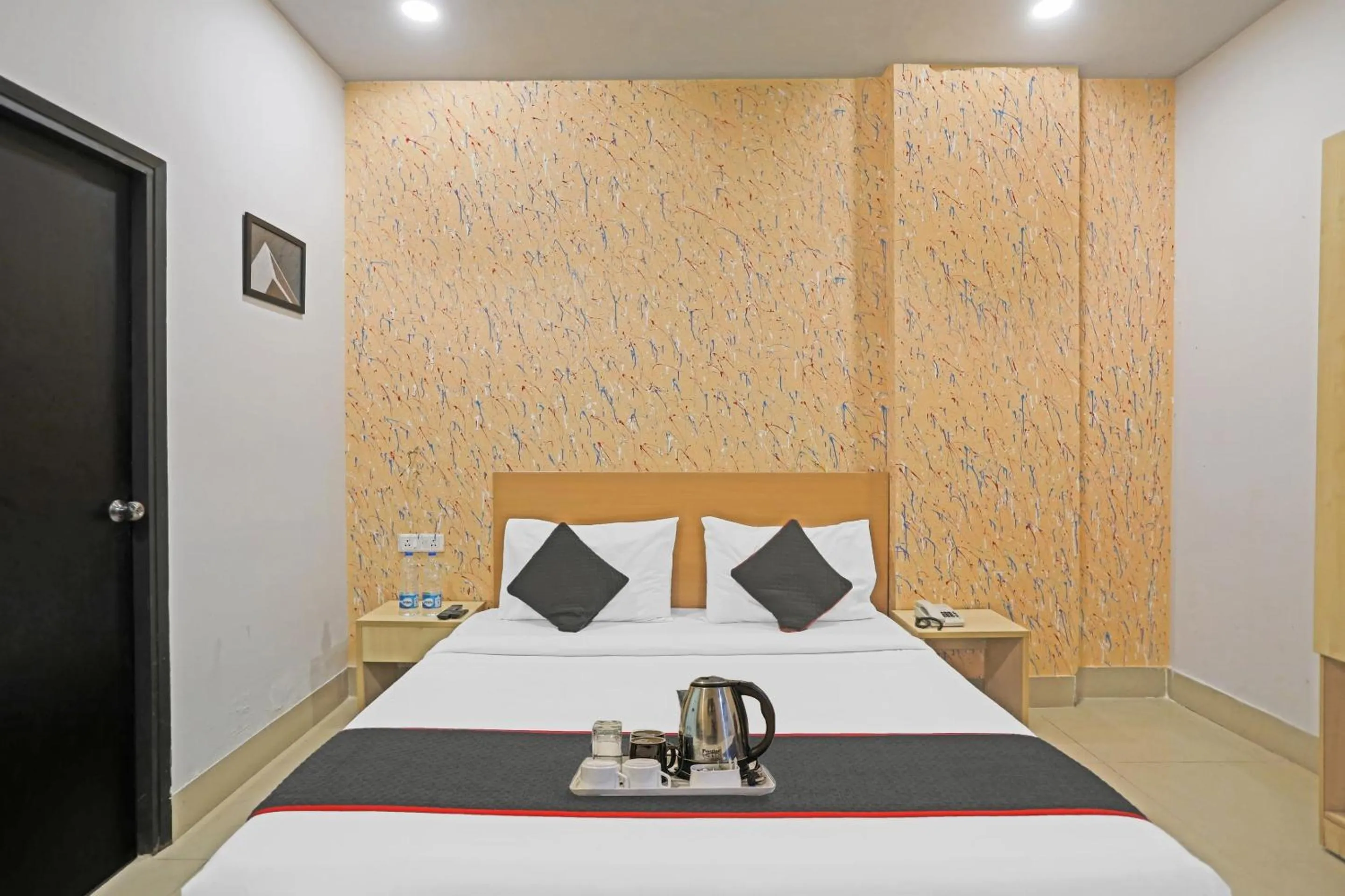 Bedroom, Bed in Super Townhouse Grand Pacific Ocean