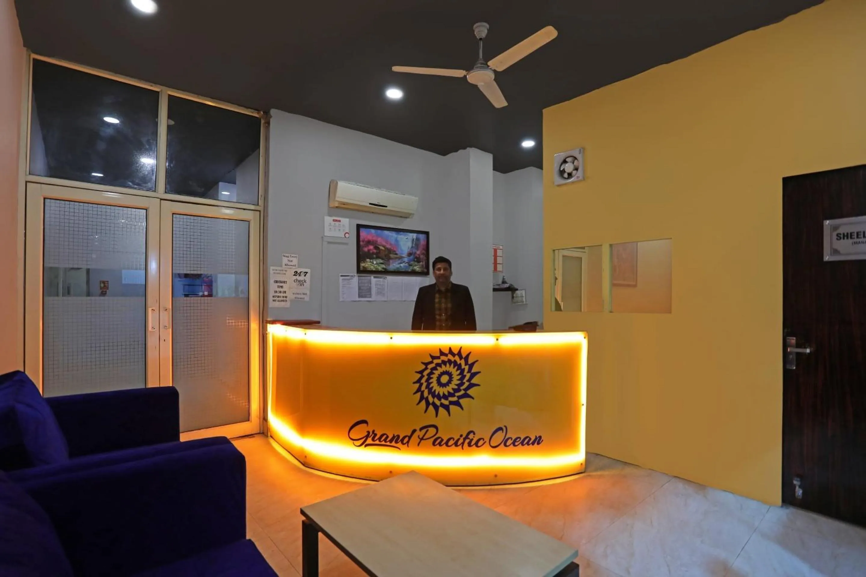 Lobby or reception in Super Townhouse Grand Pacific Ocean