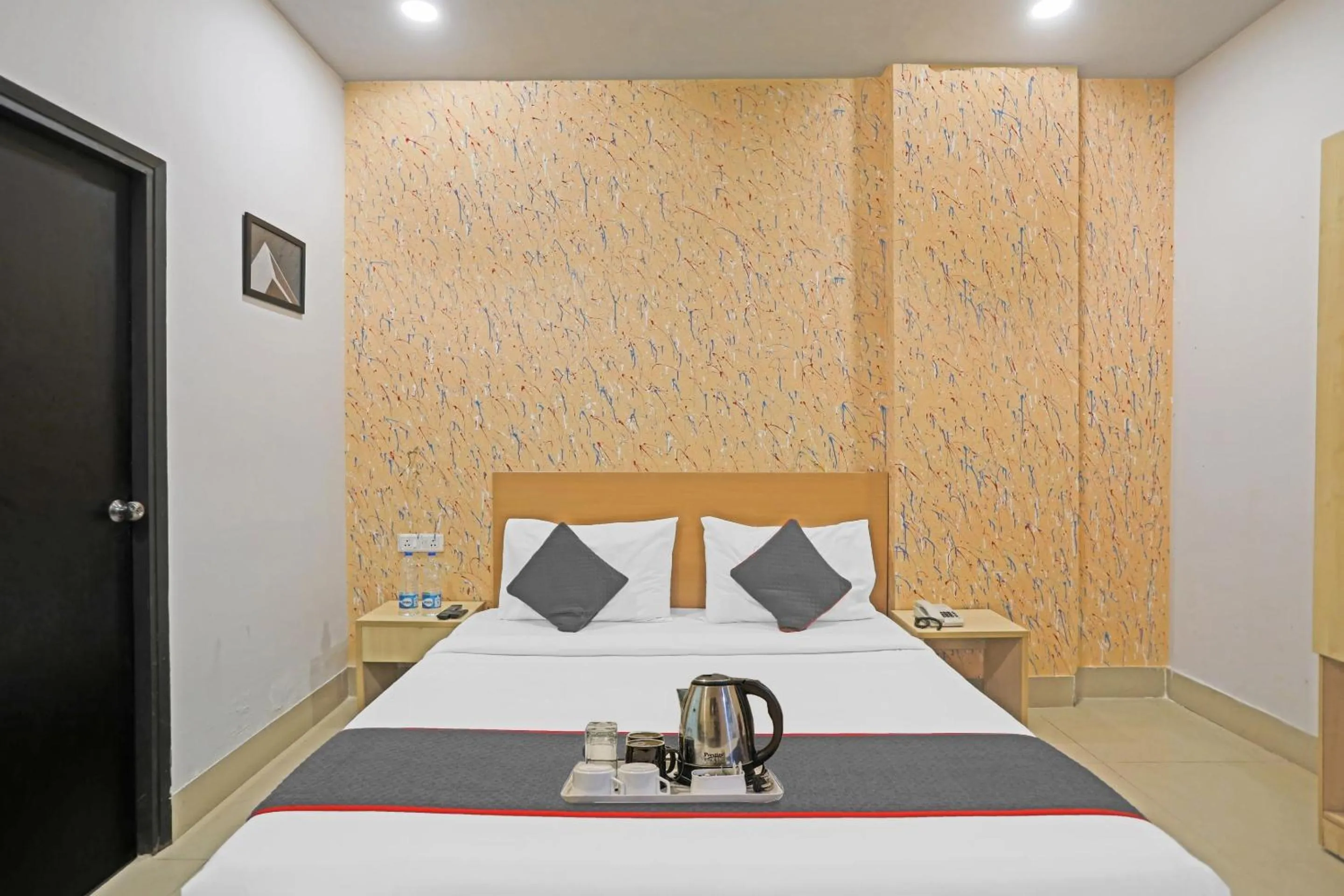 Bedroom, Bed in Super Townhouse Grand Pacific Ocean